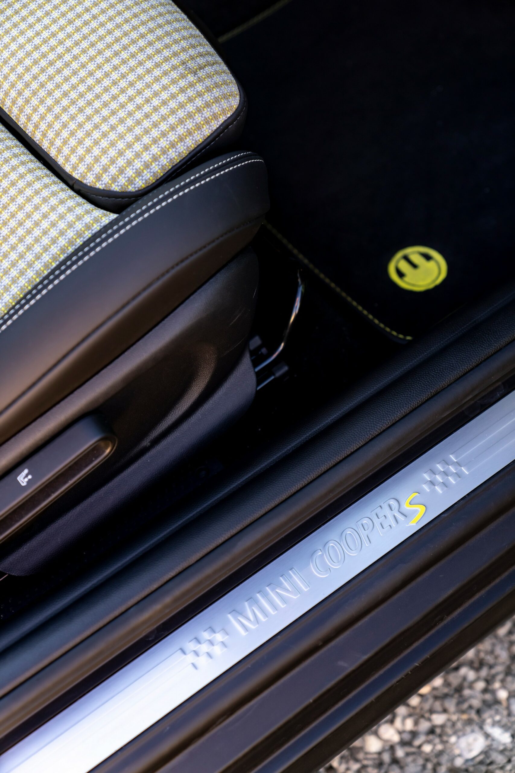 Mini Cooper SE Convertible Is A One-Off EV Built For Enthusiasts