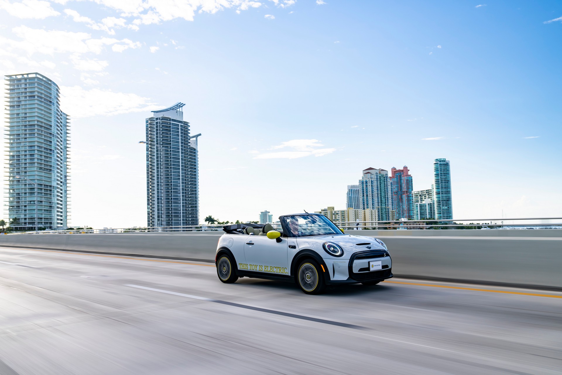 Mini Cooper SE Convertible Is A One-Off EV Built For Enthusiasts