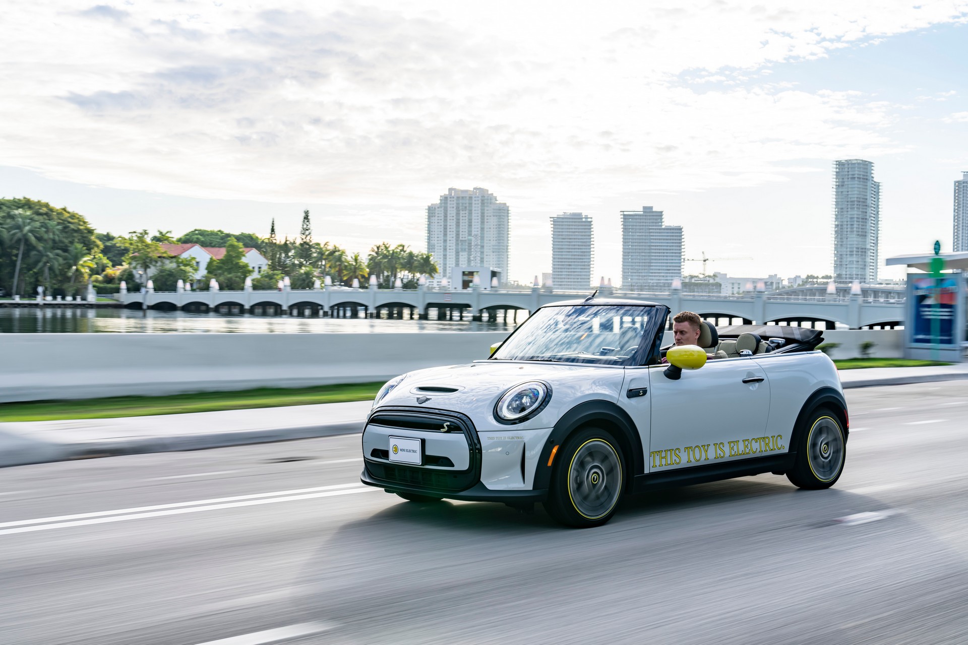 Mini Cooper SE Convertible Is A One-Off EV Built For Enthusiasts