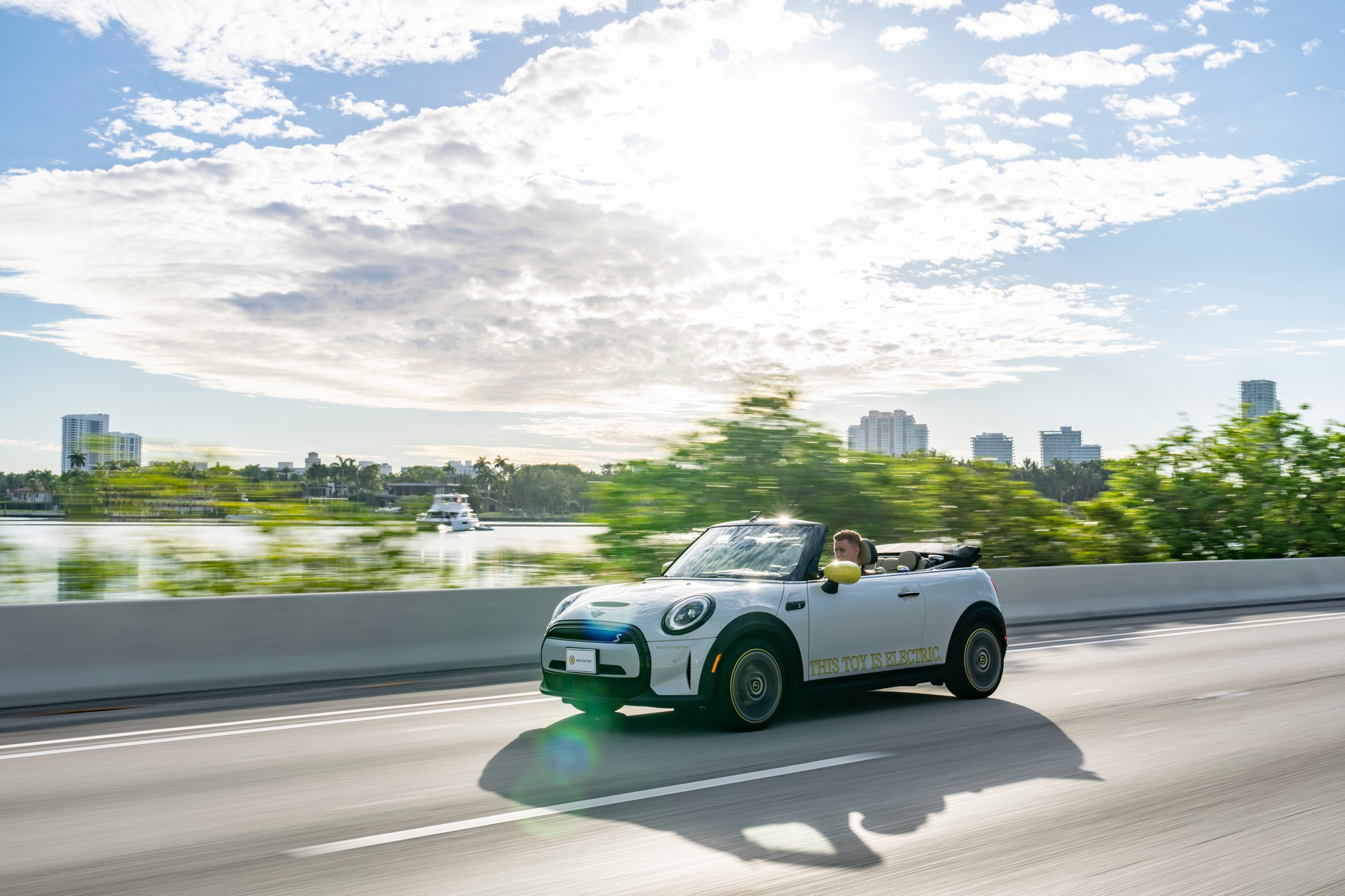Mini Cooper SE Convertible Is A One-Off EV Built For Enthusiasts