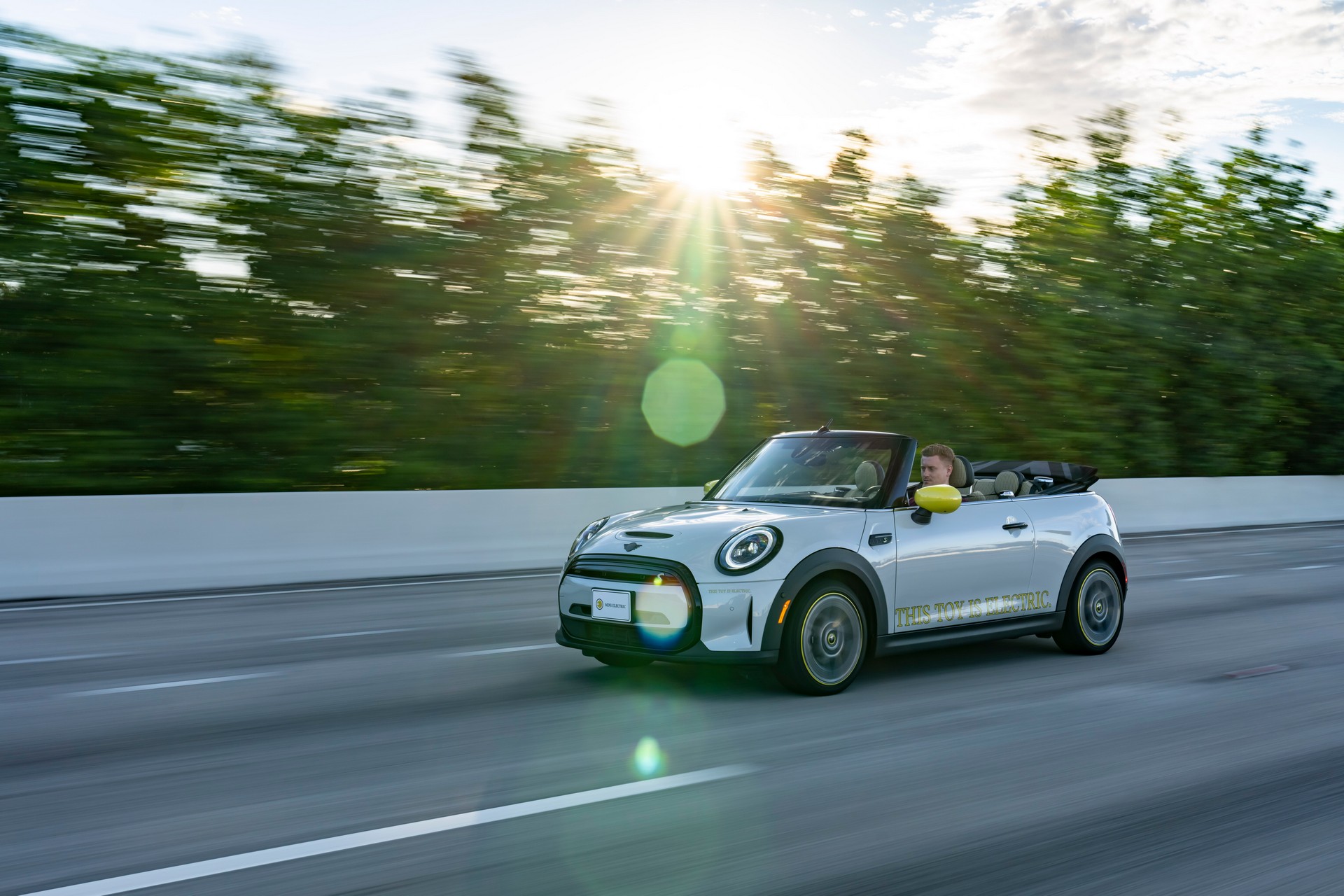 Mini Cooper SE Convertible Is A One-Off EV Built For Enthusiasts