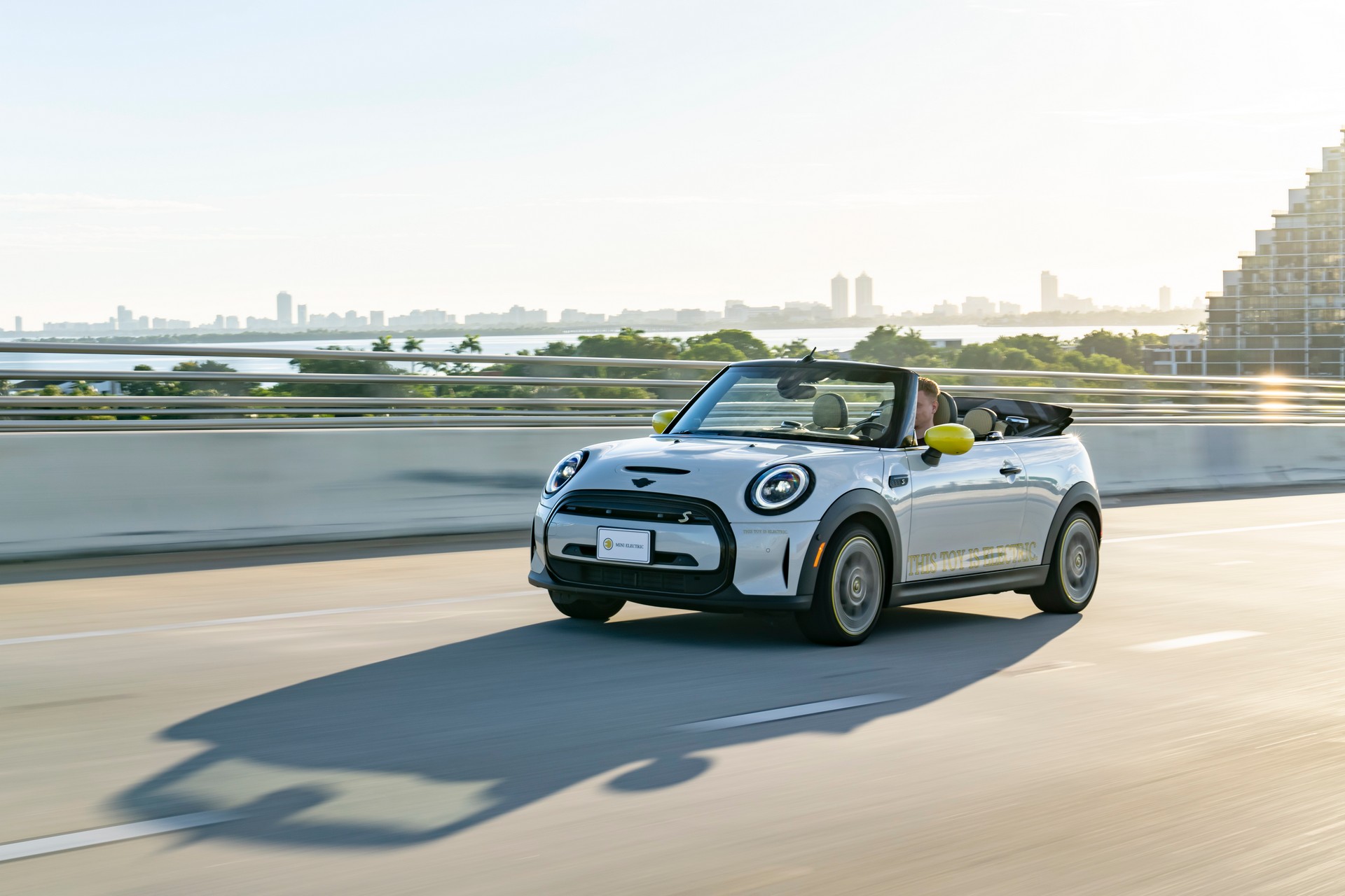 Mini Cooper SE Convertible Is A One-Off EV Built For Enthusiasts