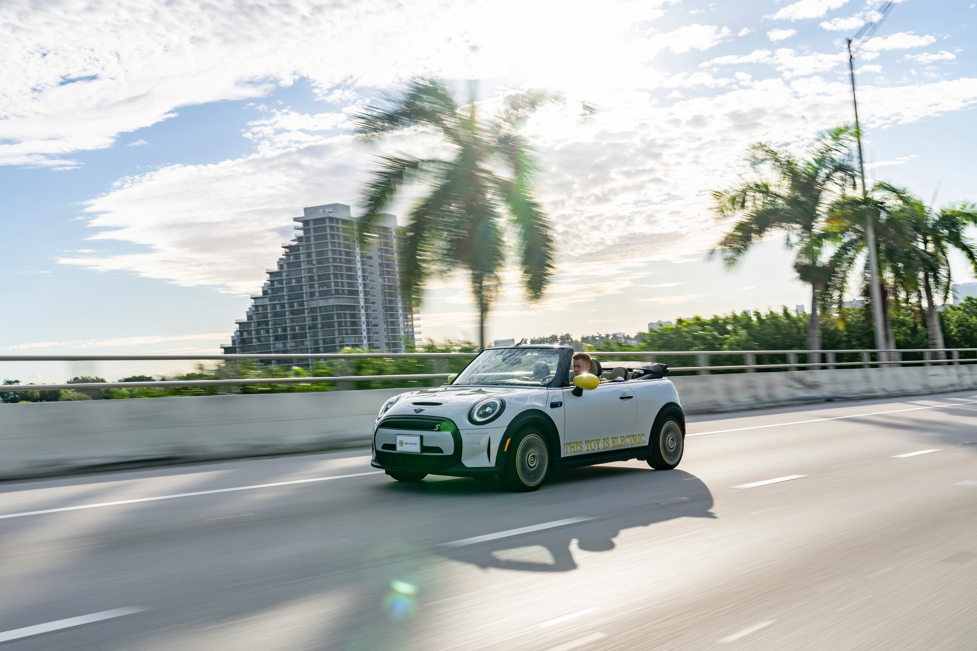 Mini Cooper SE Convertible Is A One-Off EV Built For Enthusiasts