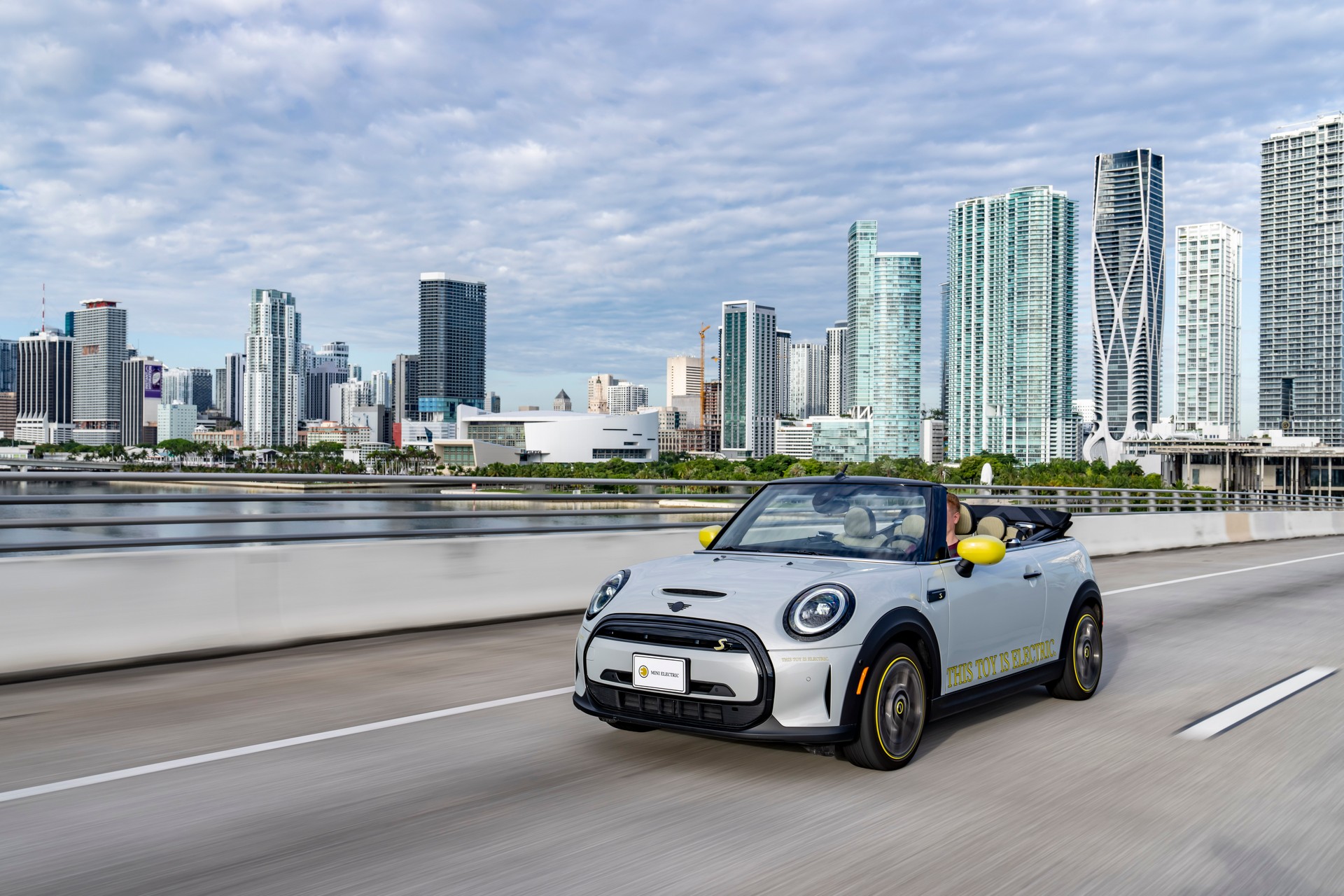 Mini Cooper SE Convertible Is A One-Off EV Built For Enthusiasts