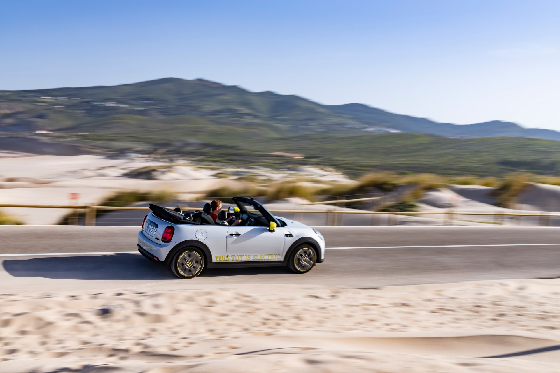 Mini Cooper SE Convertible Is A One-Off EV Built For Enthusiasts