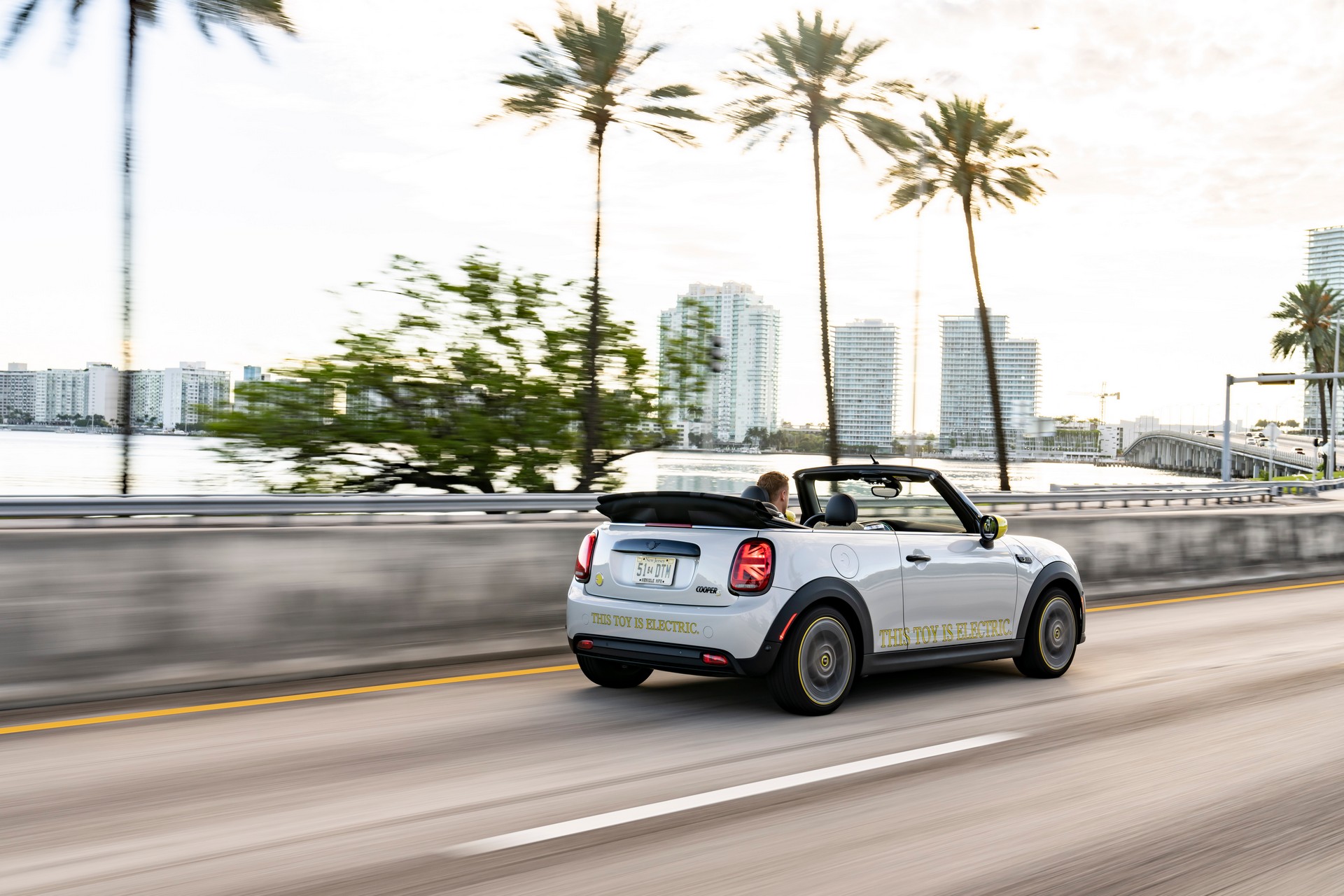 Mini Cooper SE Convertible Is A One-Off EV Built For Enthusiasts