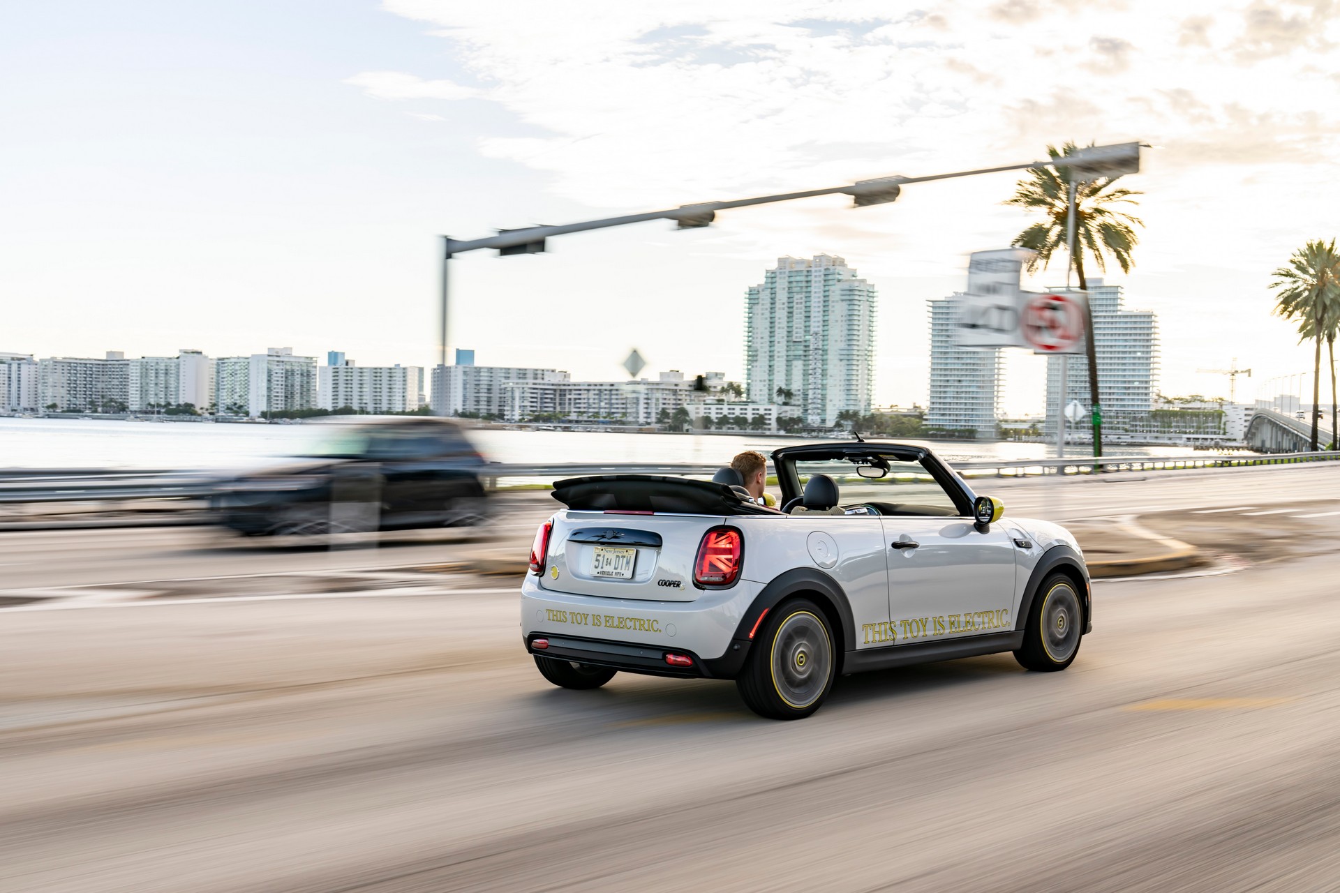 Mini Cooper SE Convertible Is A One-Off EV Built For Enthusiasts