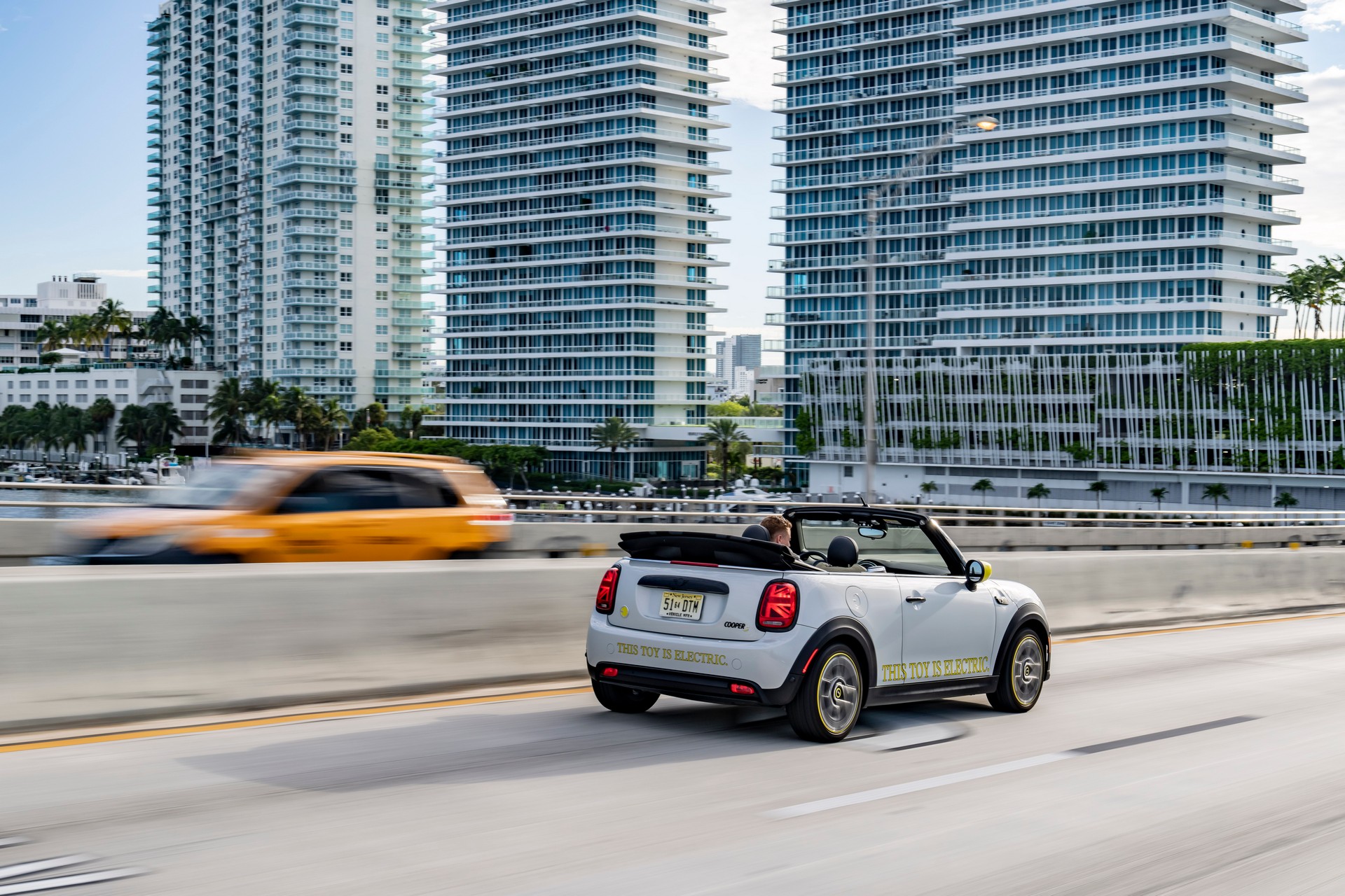 Mini Cooper SE Convertible Is A One-Off EV Built For Enthusiasts