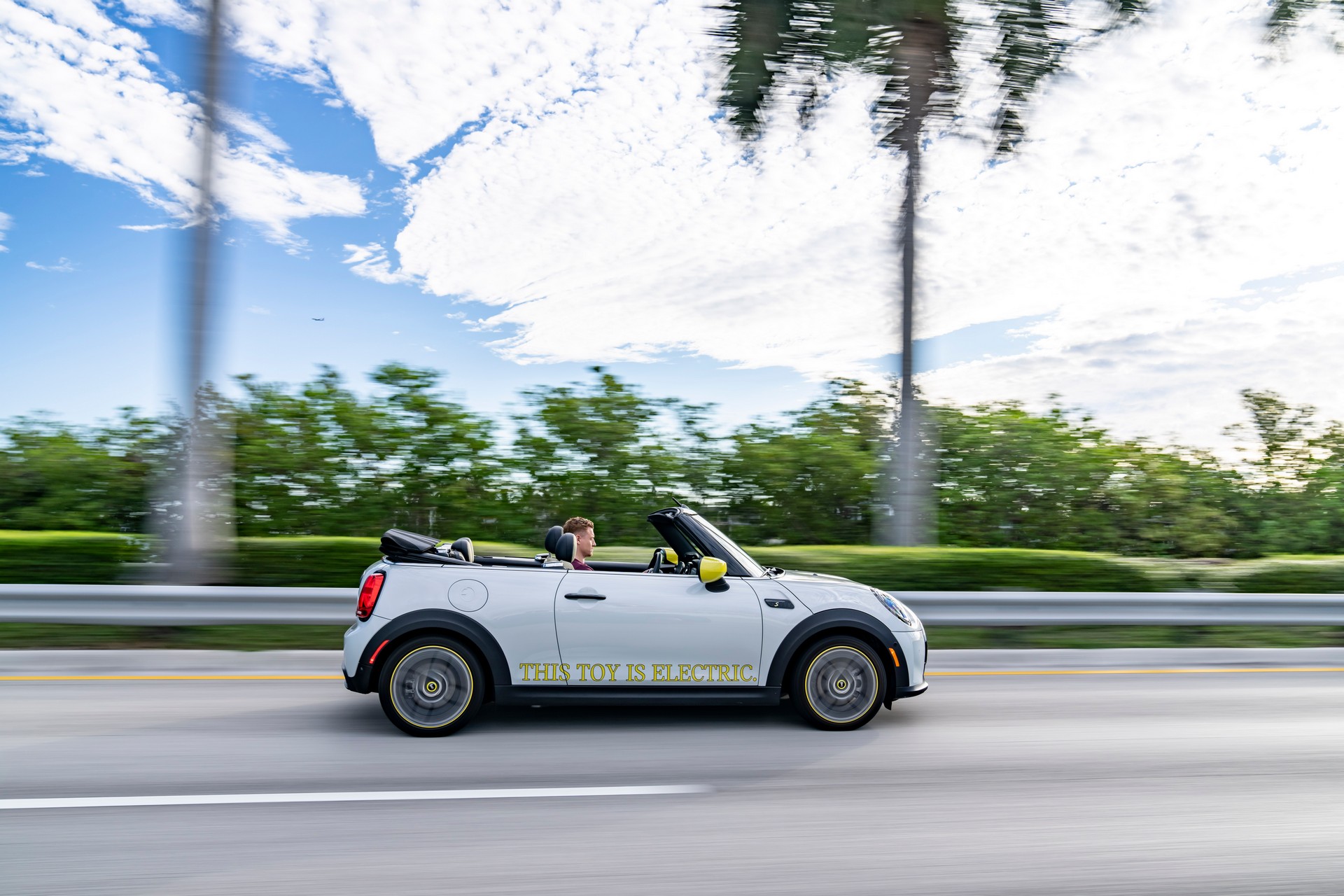 Mini Cooper SE Convertible Is A One-Off EV Built For Enthusiasts