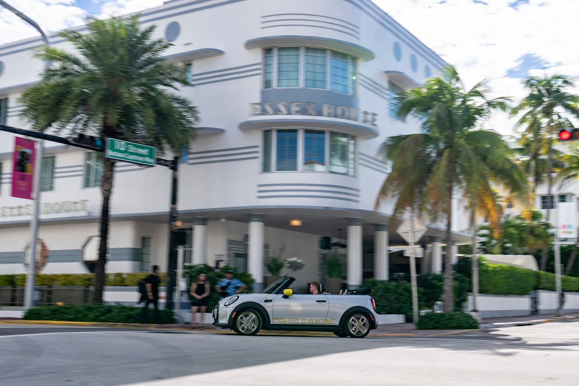 Mini Cooper SE Convertible Is A One-Off EV Built For Enthusiasts