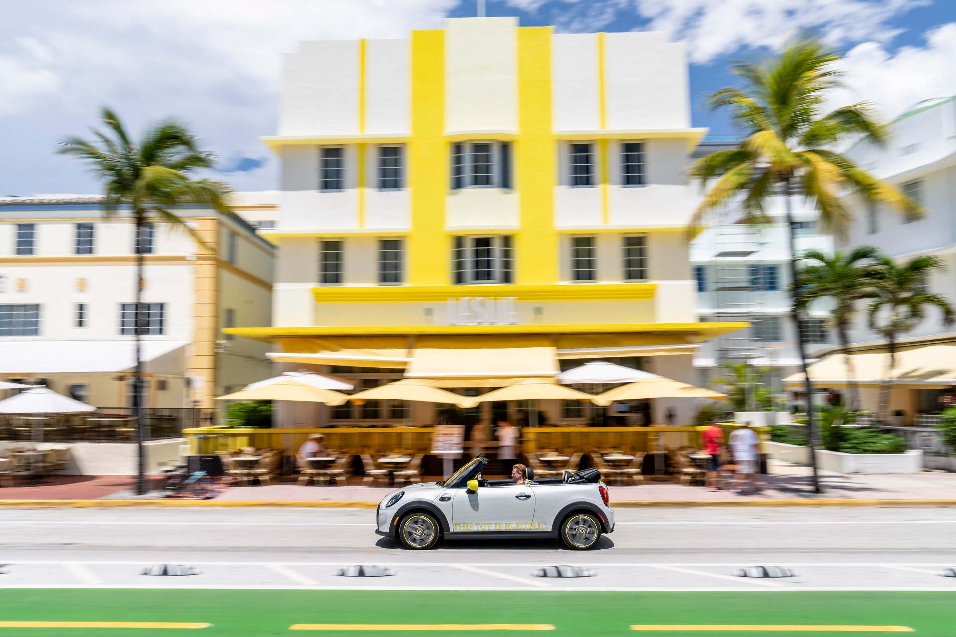 Mini Cooper SE Convertible Is A One-Off EV Built For Enthusiasts