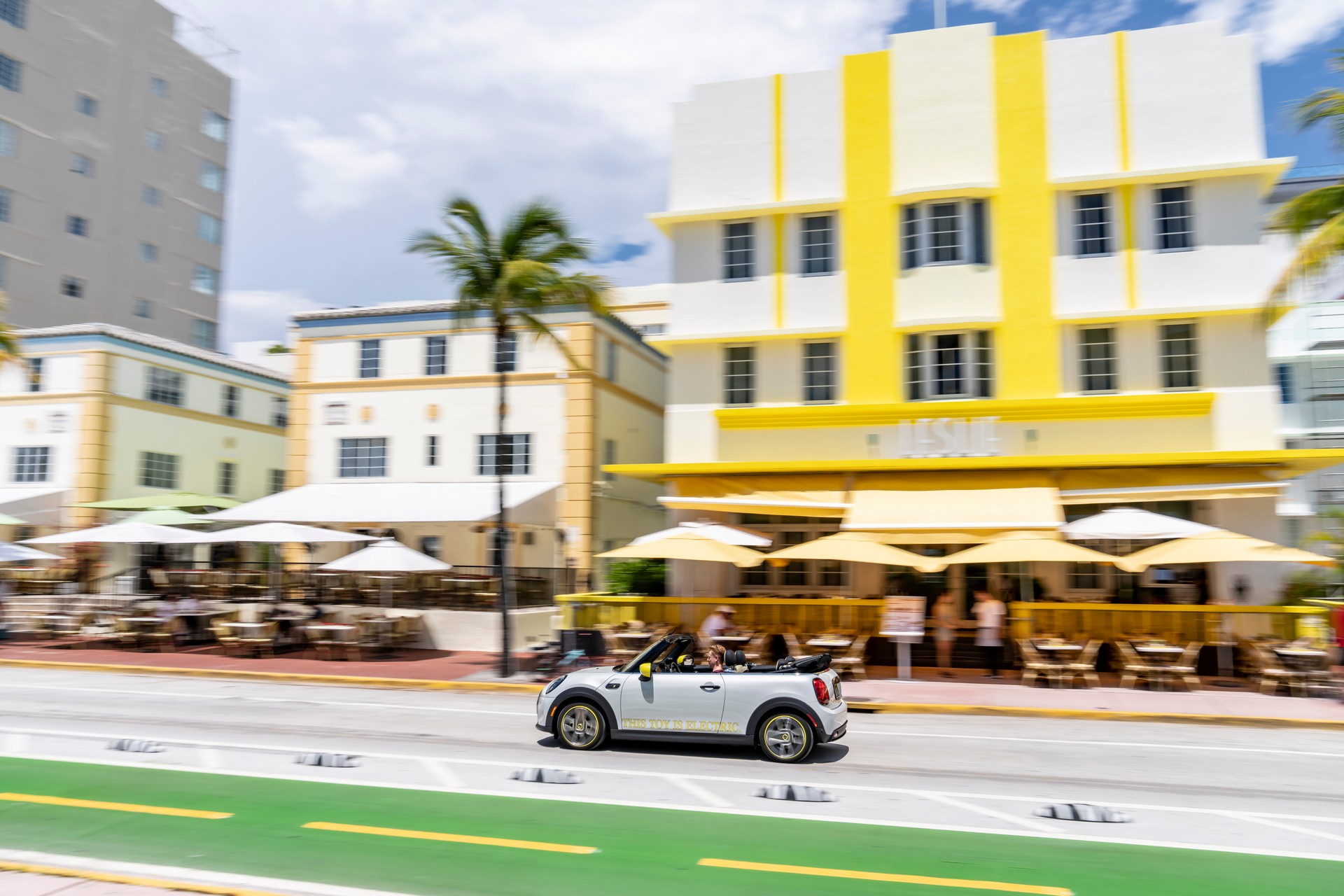 Mini Cooper SE Convertible Is A One-Off EV Built For Enthusiasts