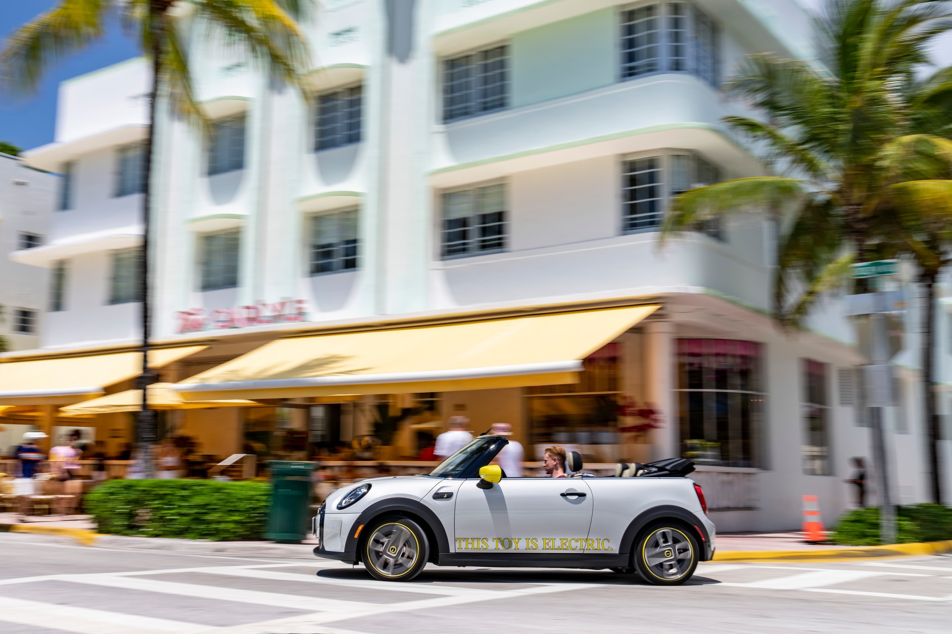 Mini Cooper SE Convertible Is A One-Off EV Built For Enthusiasts