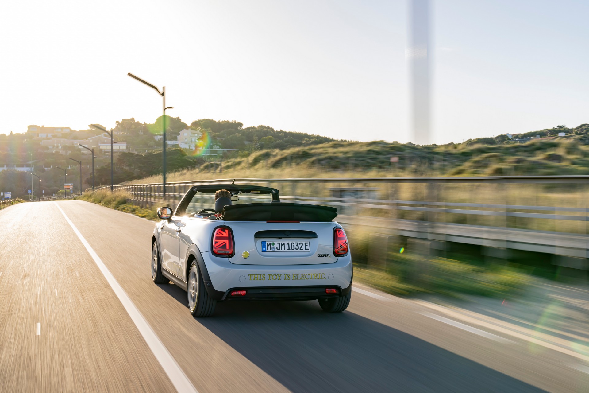 Mini Cooper SE Convertible Is A One-Off EV Built For Enthusiasts