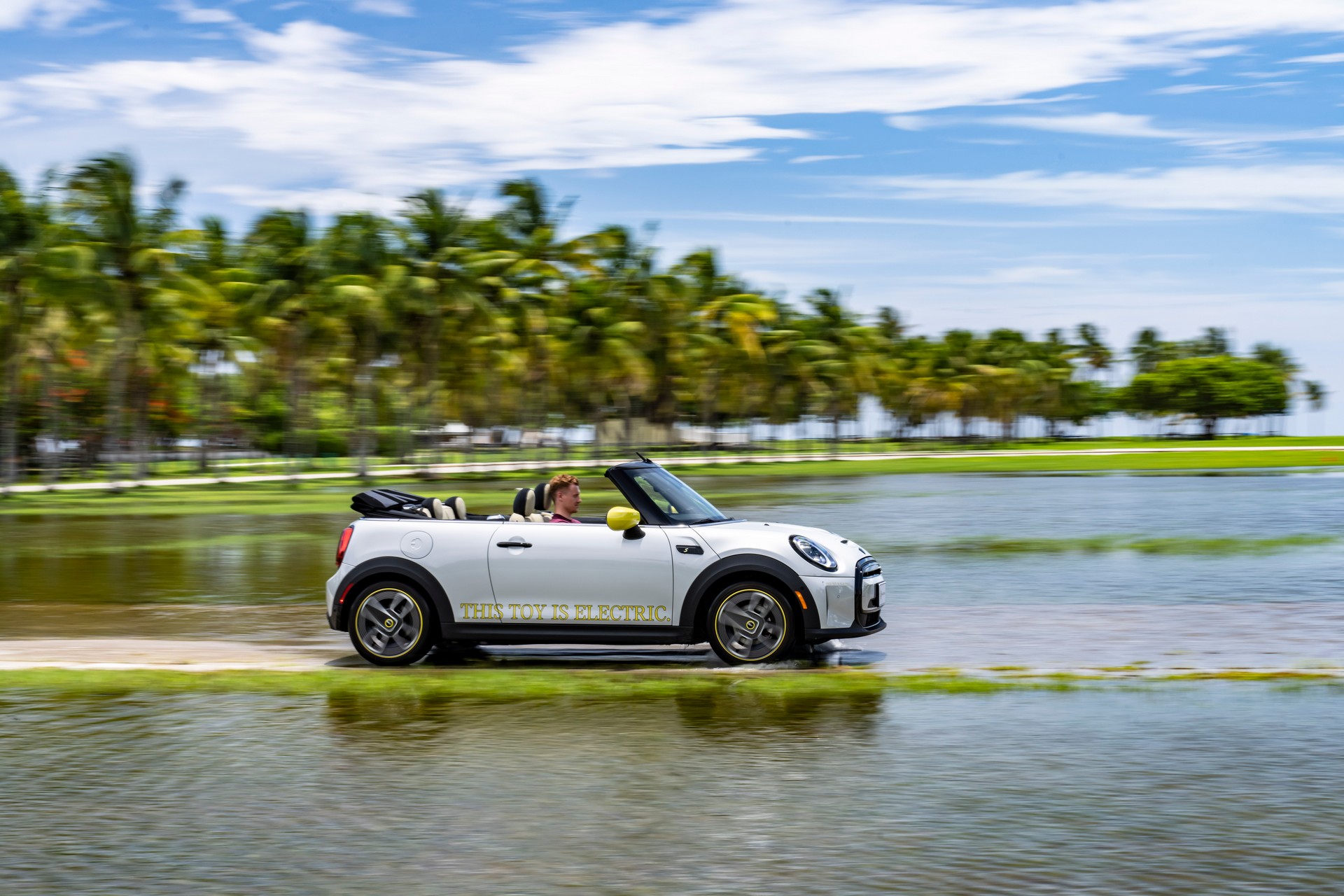 Mini Cooper SE Convertible Is A One-Off EV Built For Enthusiasts