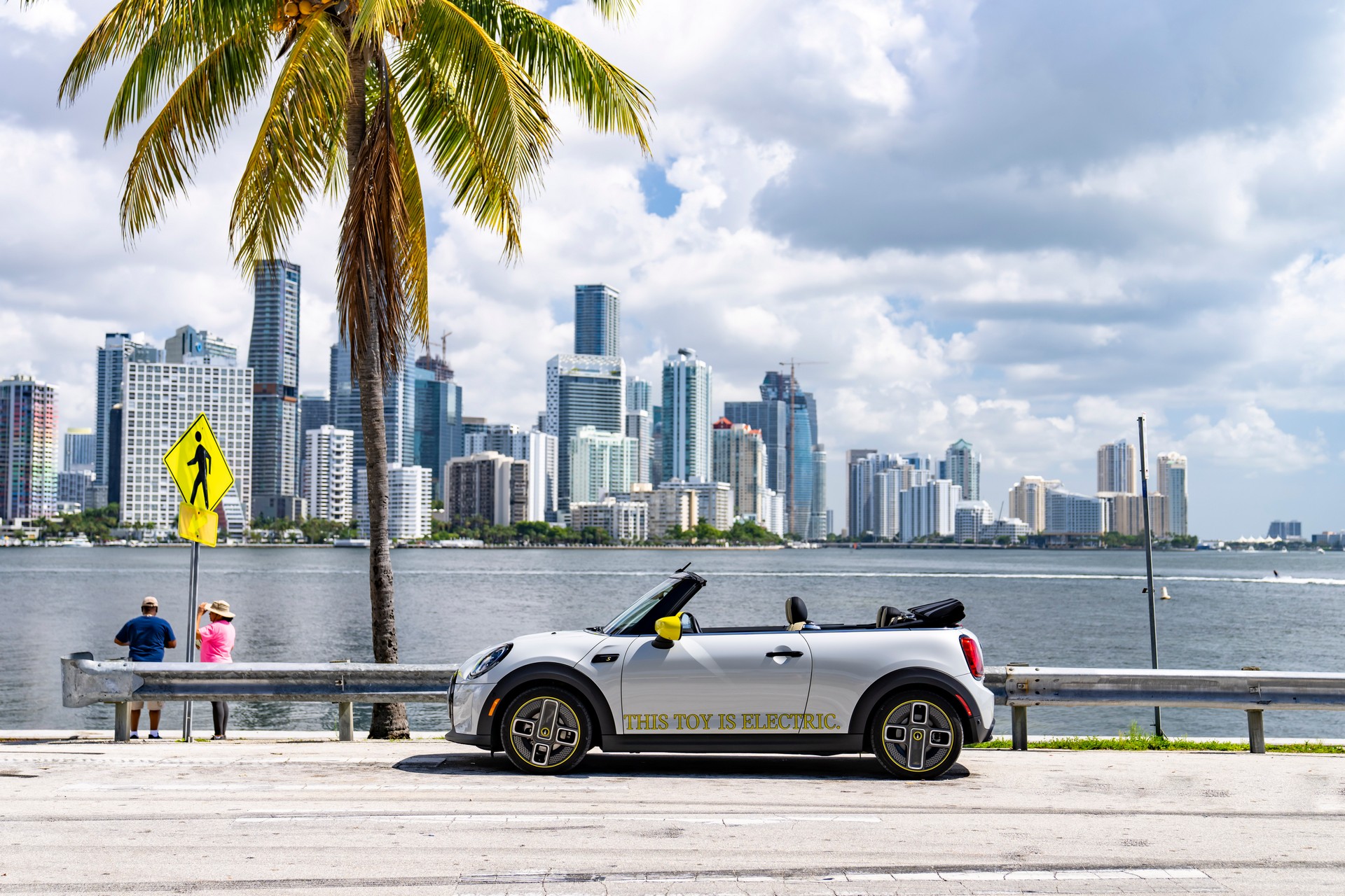Mini Cooper SE Convertible Is A One-Off EV Built For Enthusiasts