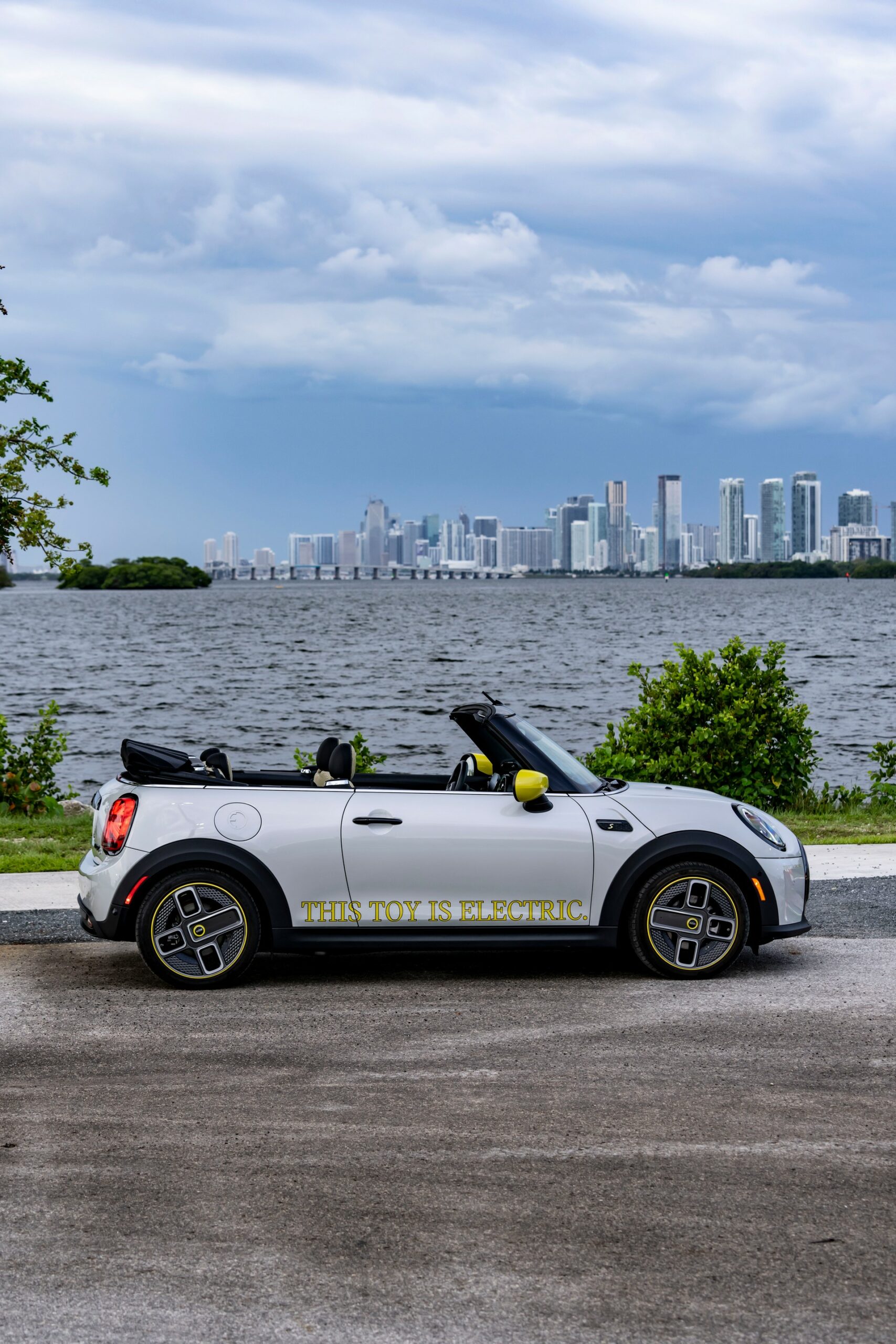 Mini Cooper SE Convertible Is A One-Off EV Built For Enthusiasts
