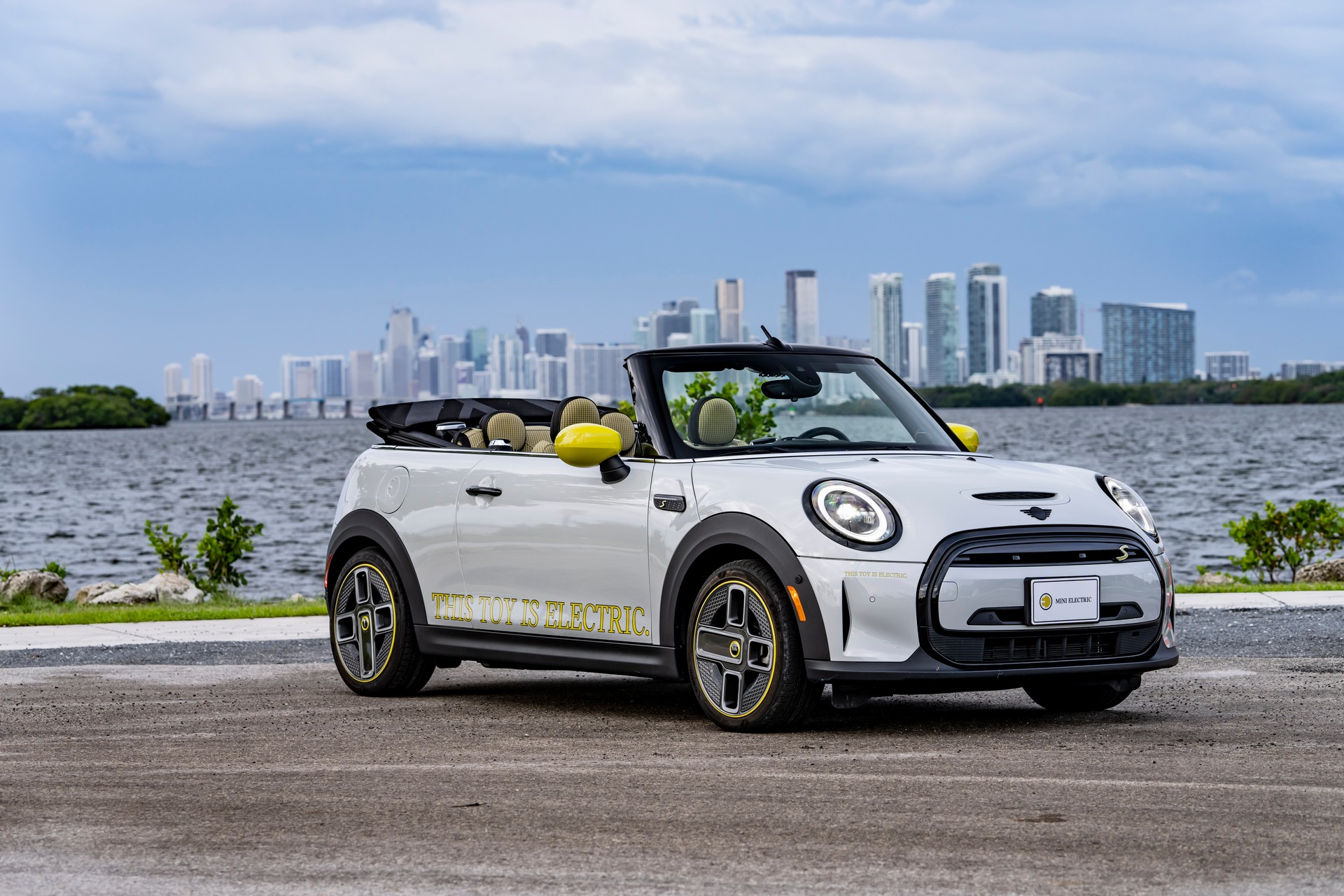 Mini Cooper SE Convertible Is A One-Off EV Built For Enthusiasts