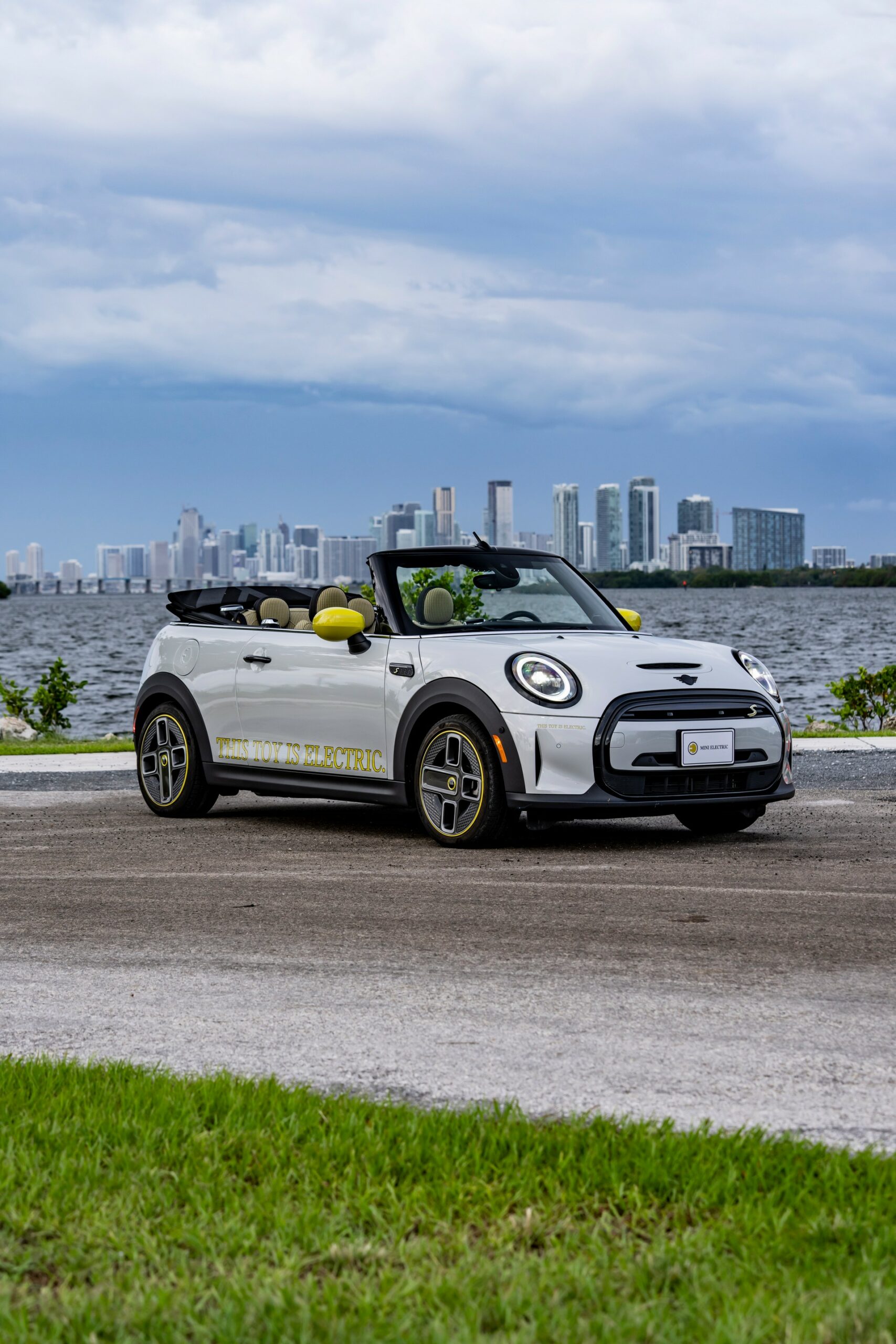 Mini Cooper SE Convertible Is A One-Off EV Built For Enthusiasts