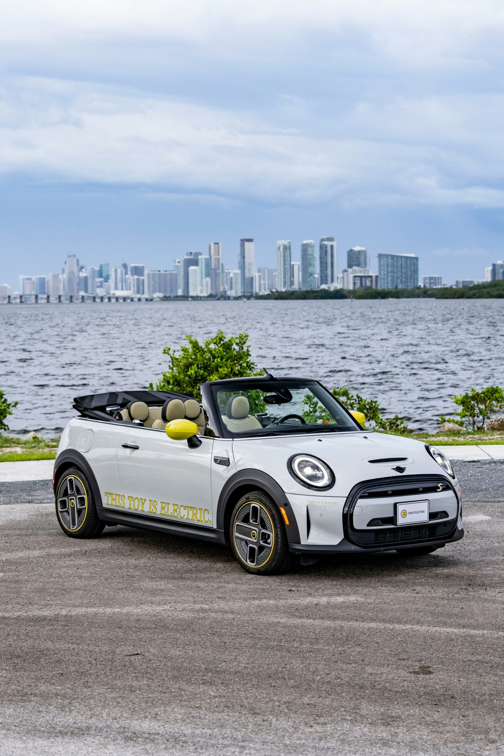 Mini Cooper SE Convertible Is A One-Off EV Built For Enthusiasts