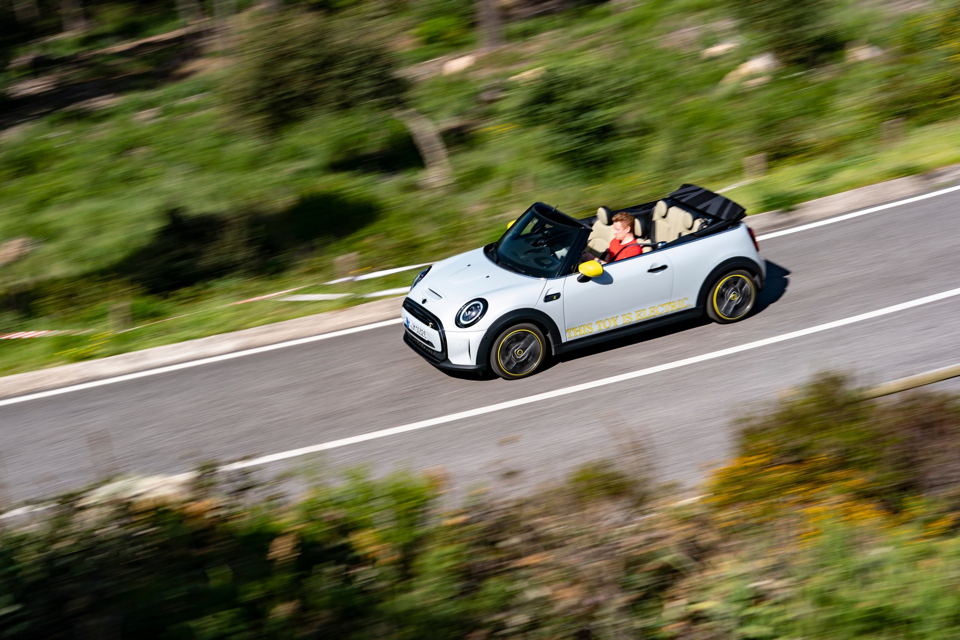 Mini Cooper SE Convertible Is A One-Off EV Built For Enthusiasts