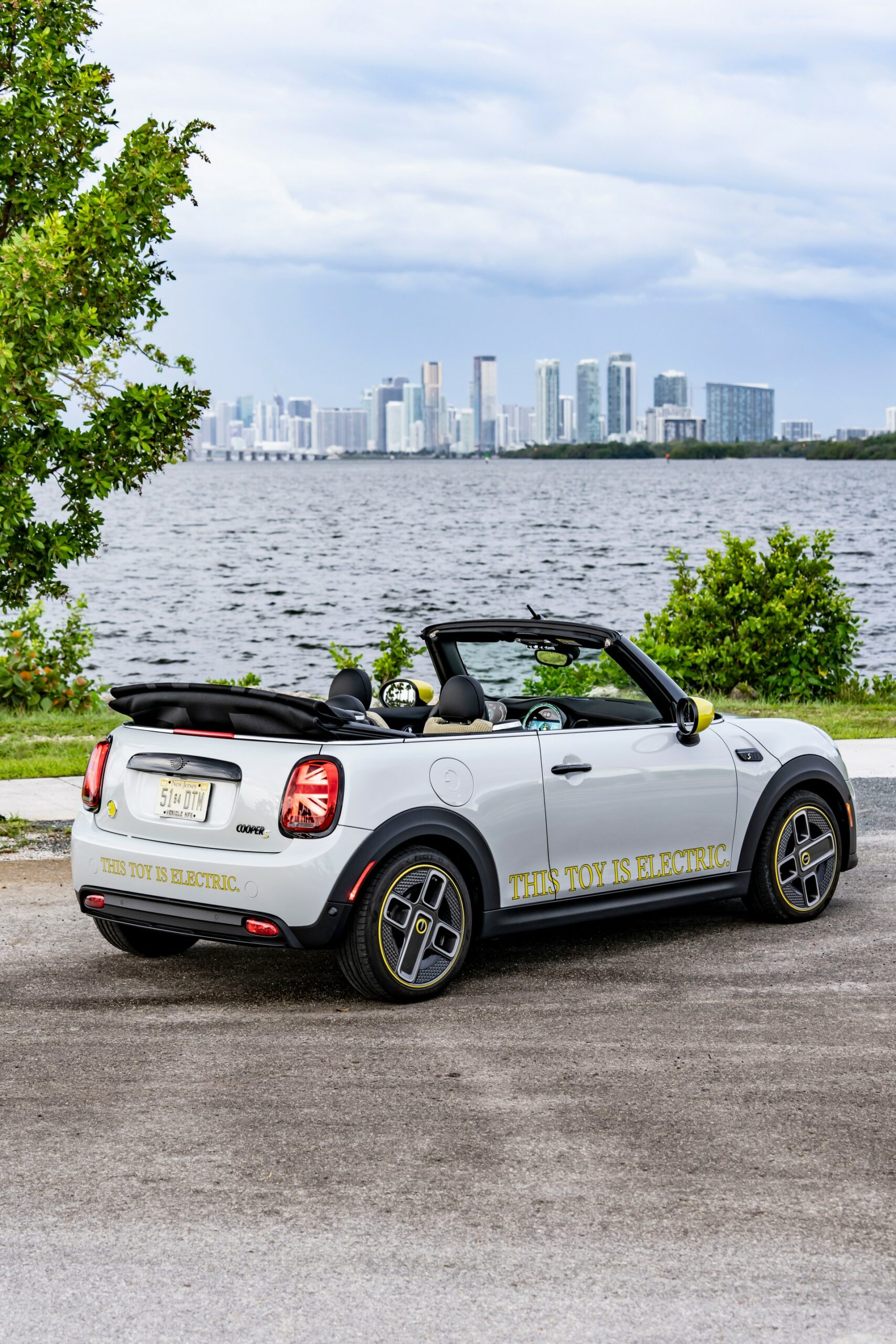 Mini Cooper SE Convertible Is A One-Off EV Built For Enthusiasts