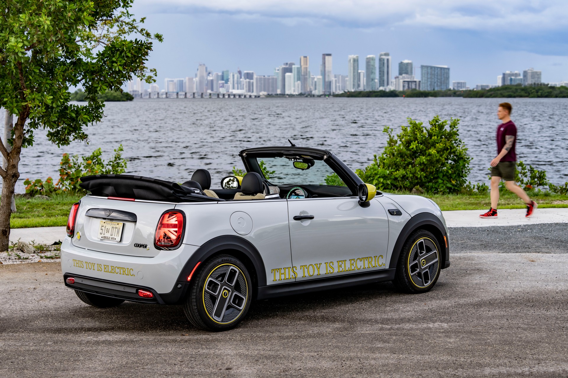 Mini Cooper SE Convertible Is A One-Off EV Built For Enthusiasts