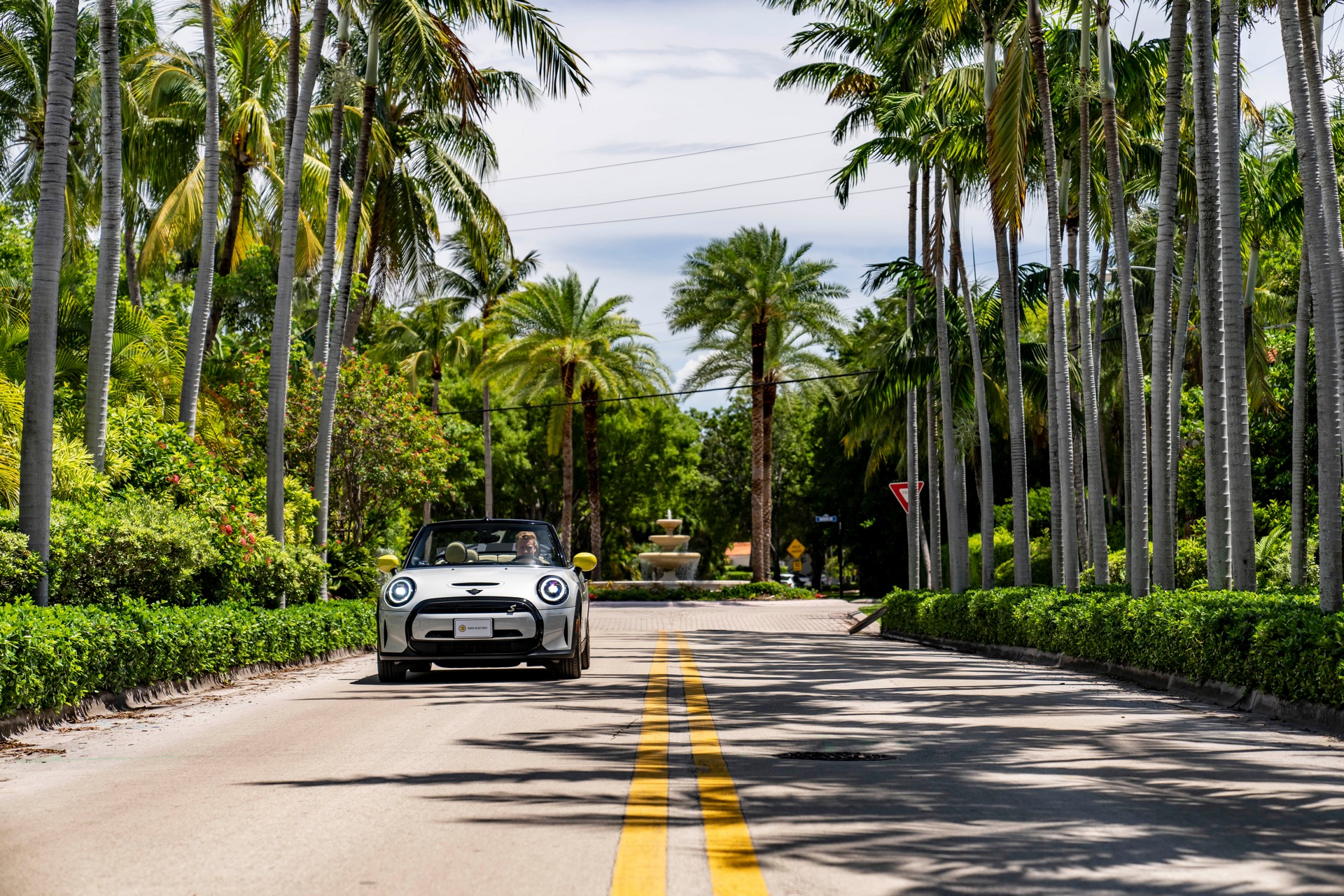 Mini Cooper SE Convertible Is A One-Off EV Built For Enthusiasts