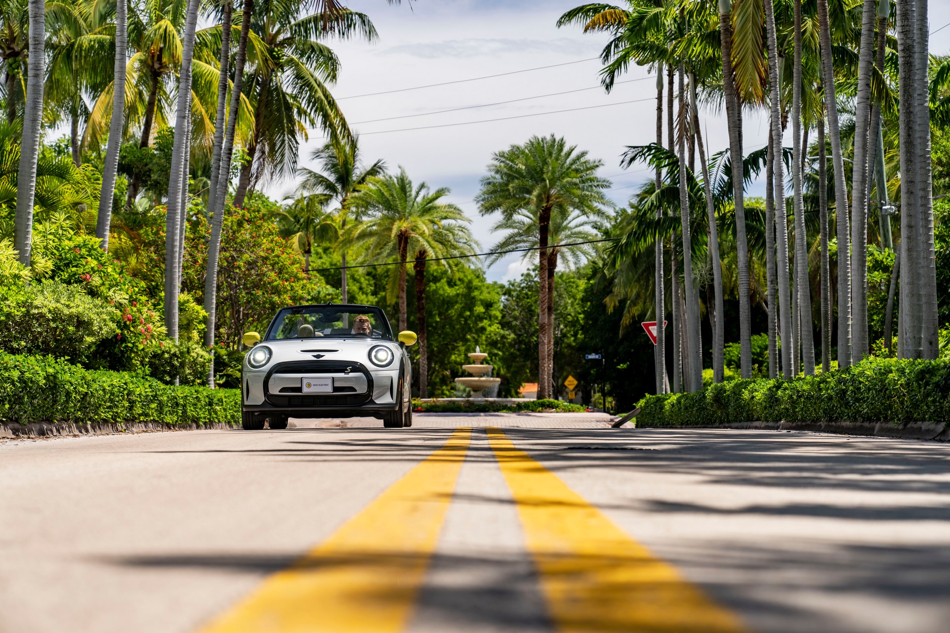 Mini Cooper SE Convertible Is A One-Off EV Built For Enthusiasts