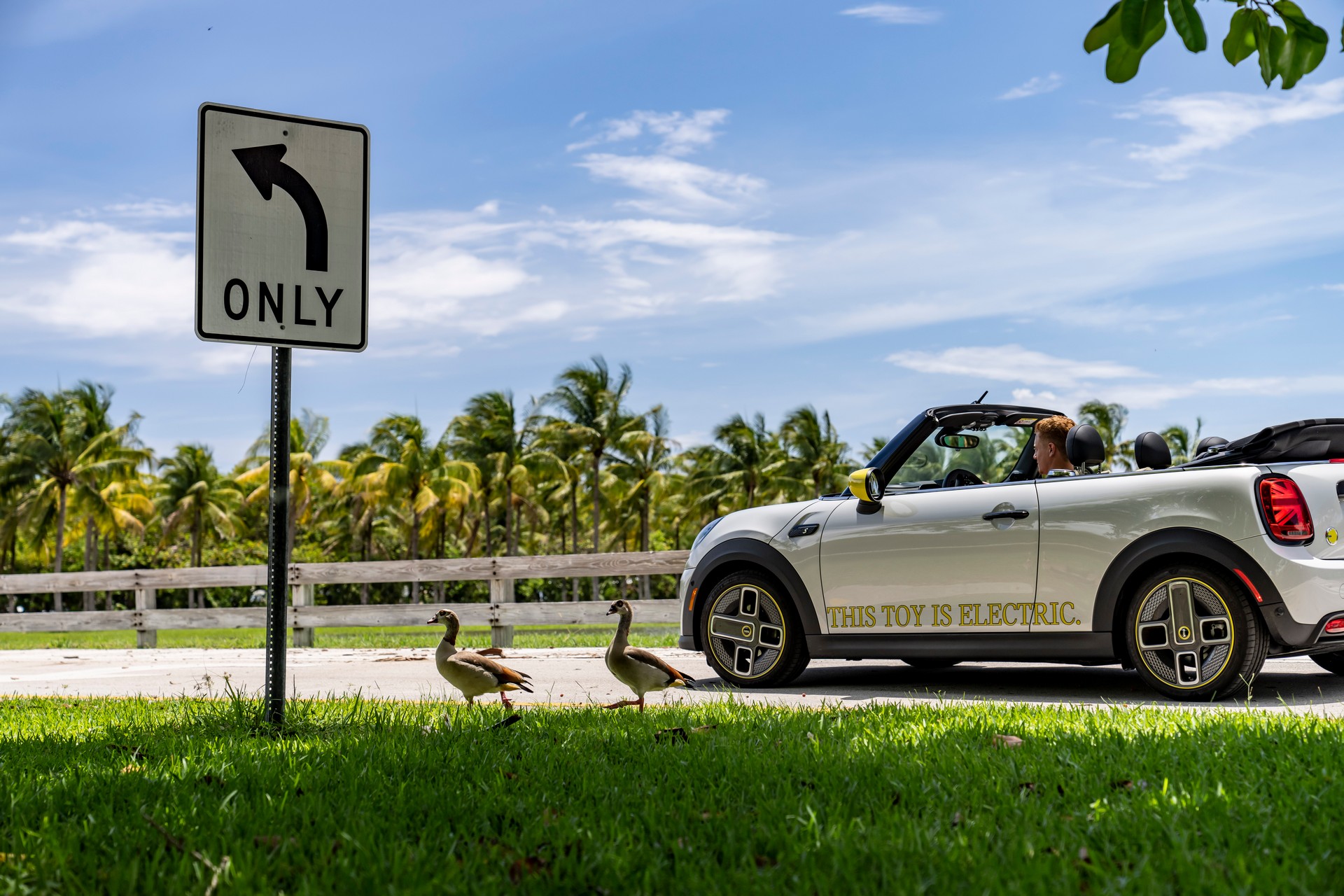 Mini Cooper SE Convertible Is A One-Off EV Built For Enthusiasts