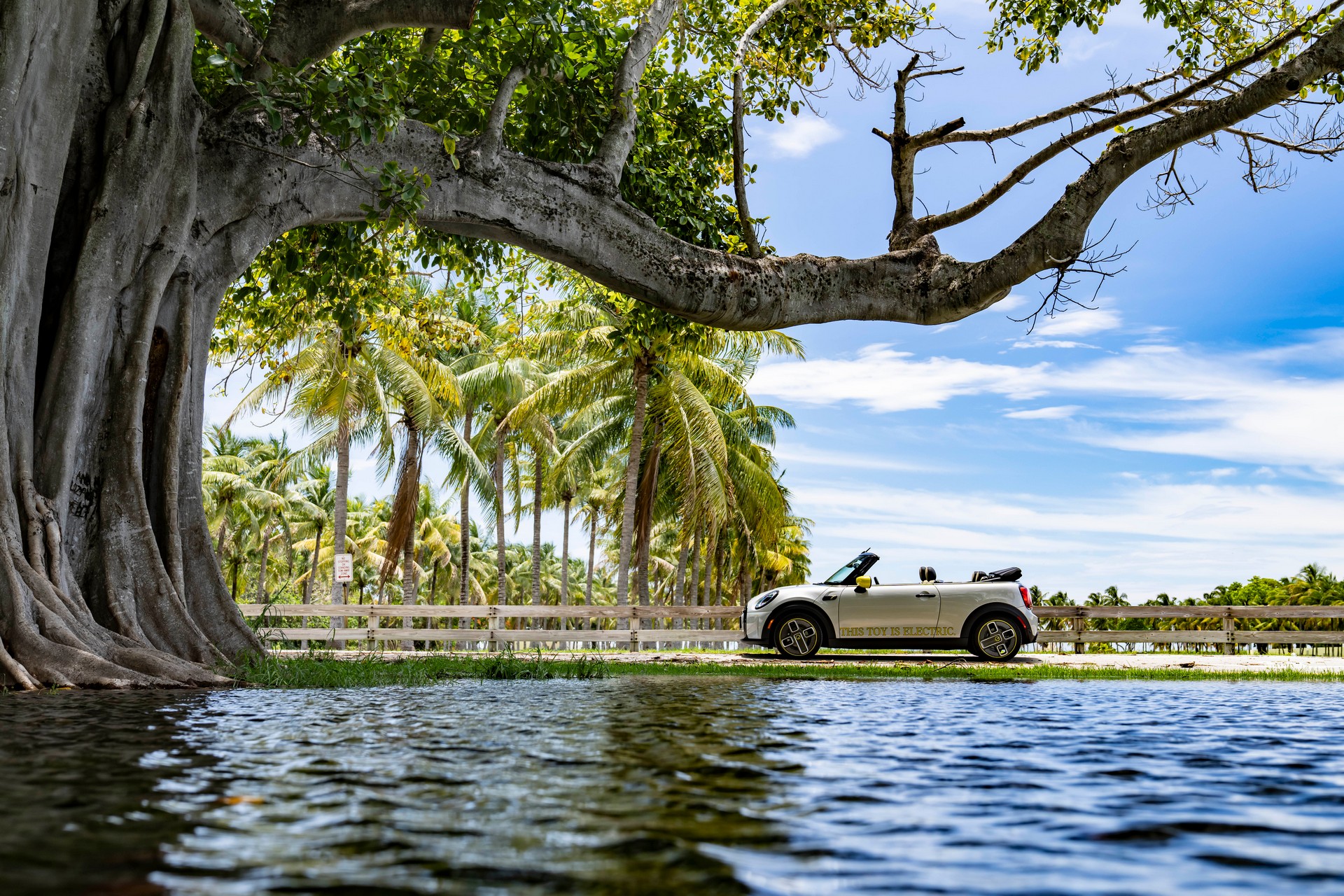 Mini Cooper SE Convertible Is A One-Off EV Built For Enthusiasts