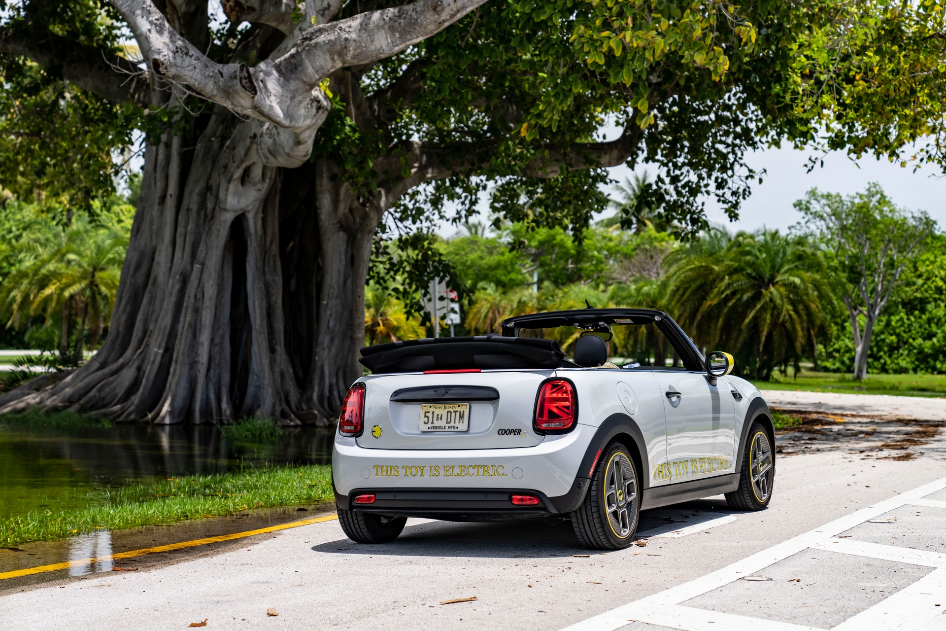 Mini Cooper SE Convertible Is A One-Off EV Built For Enthusiasts