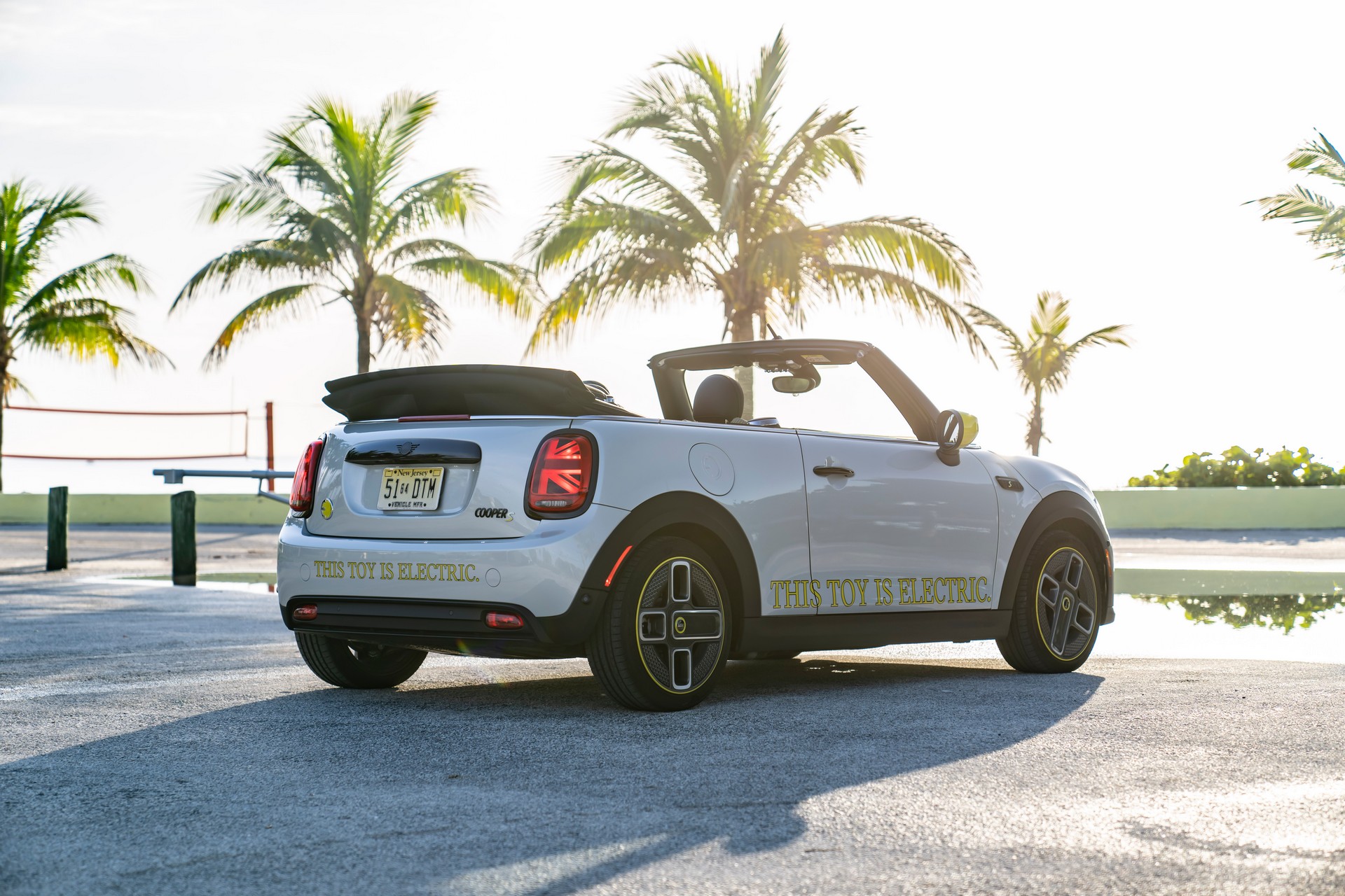 Mini Cooper SE Convertible Is A One-Off EV Built For Enthusiasts