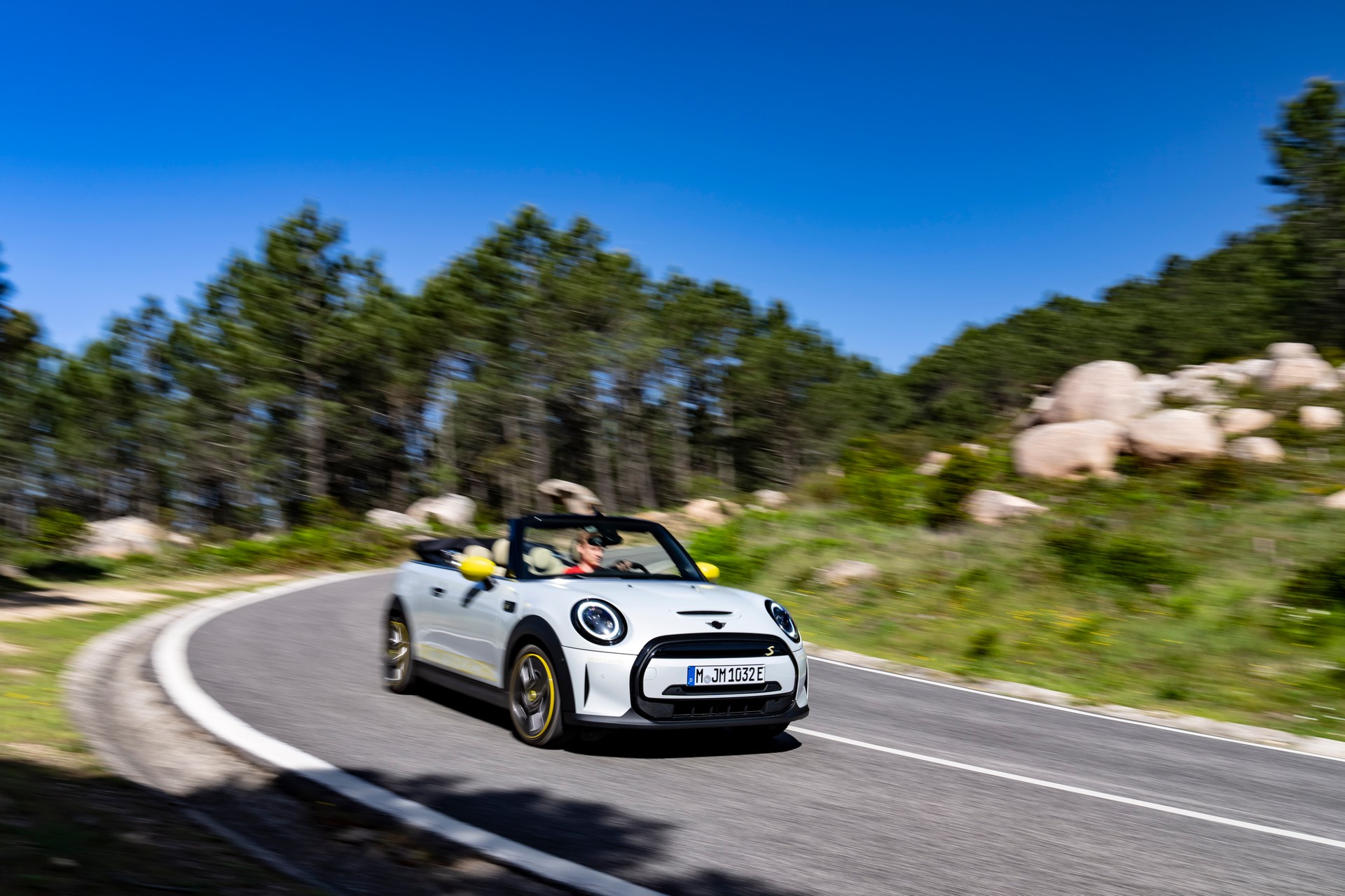 Mini Cooper SE Convertible Is A One-Off EV Built For Enthusiasts