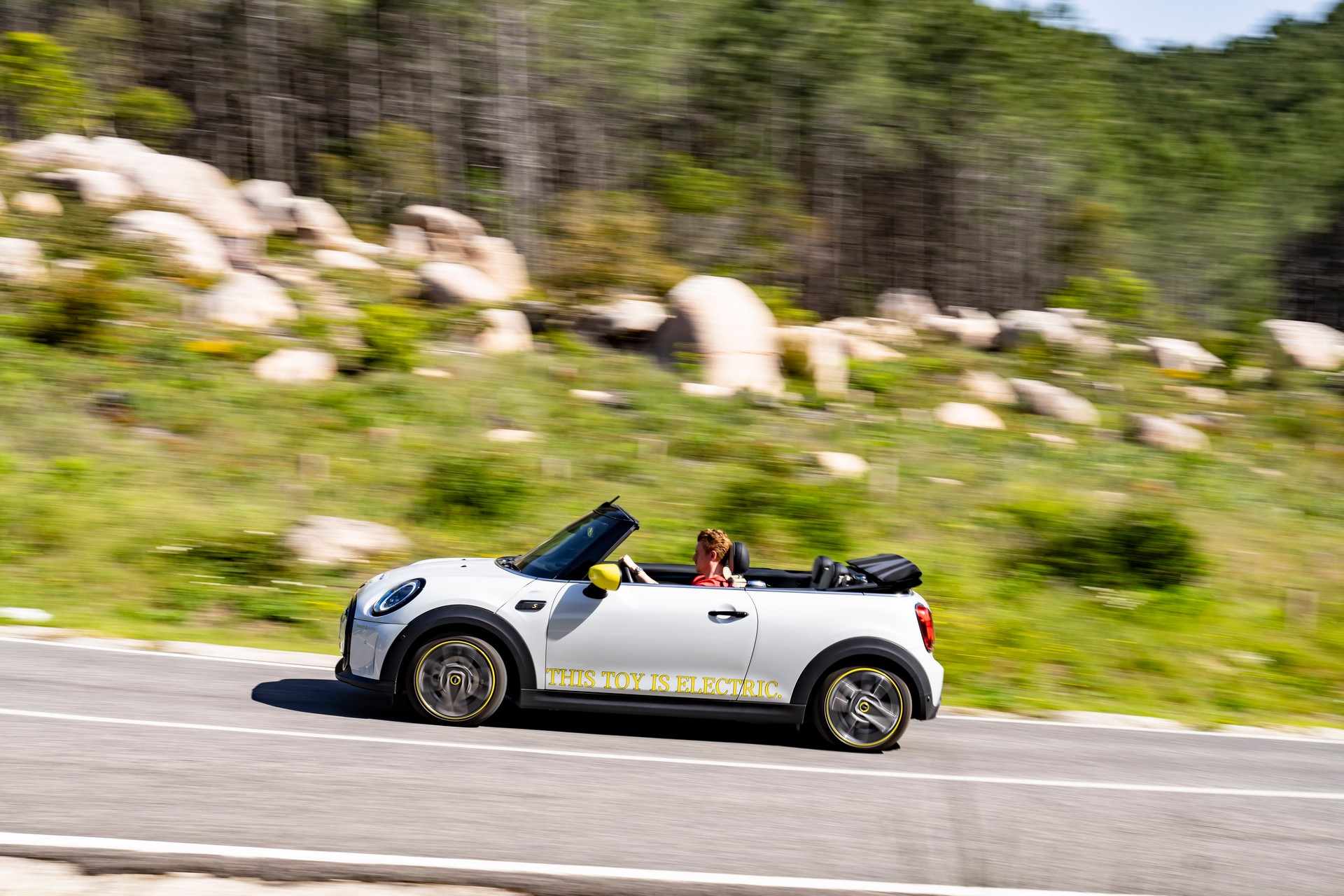 Mini Cooper SE Convertible Is A One-Off EV Built For Enthusiasts