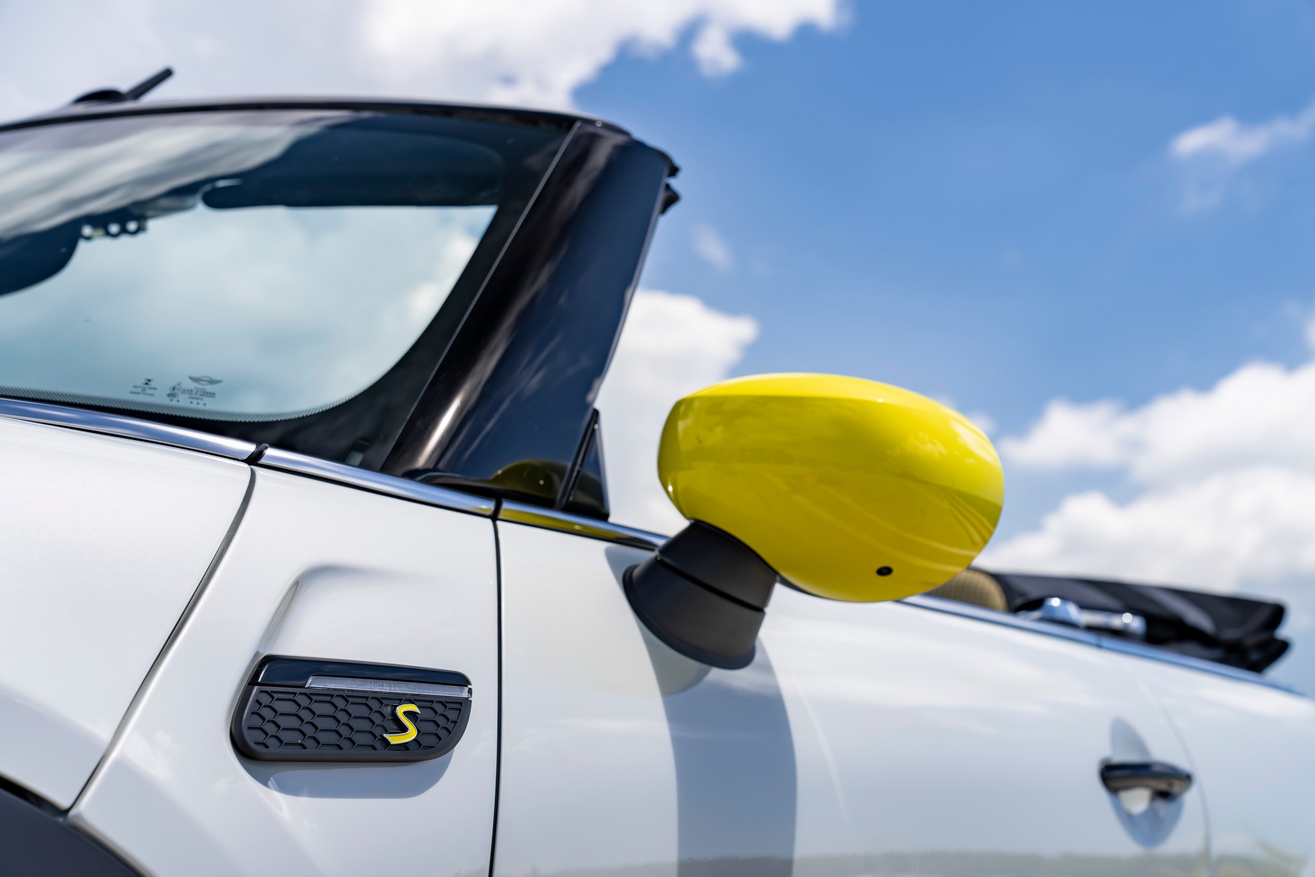 Mini Cooper SE Convertible Is A One-Off EV Built For Enthusiasts