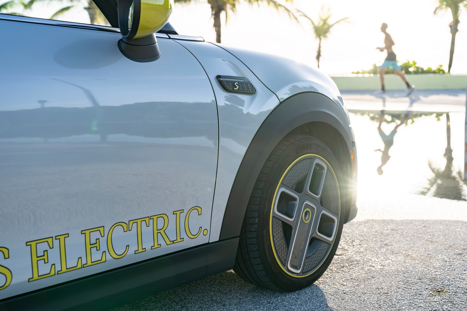 Mini Cooper SE Convertible Is A One-Off EV Built For Enthusiasts