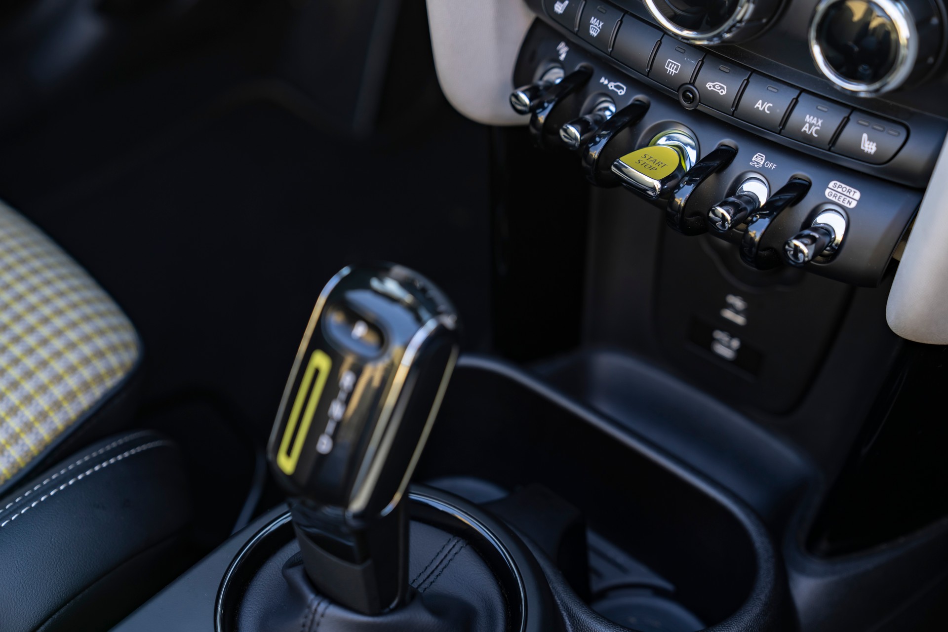 Mini Cooper SE Convertible Is A One-Off EV Built For Enthusiasts