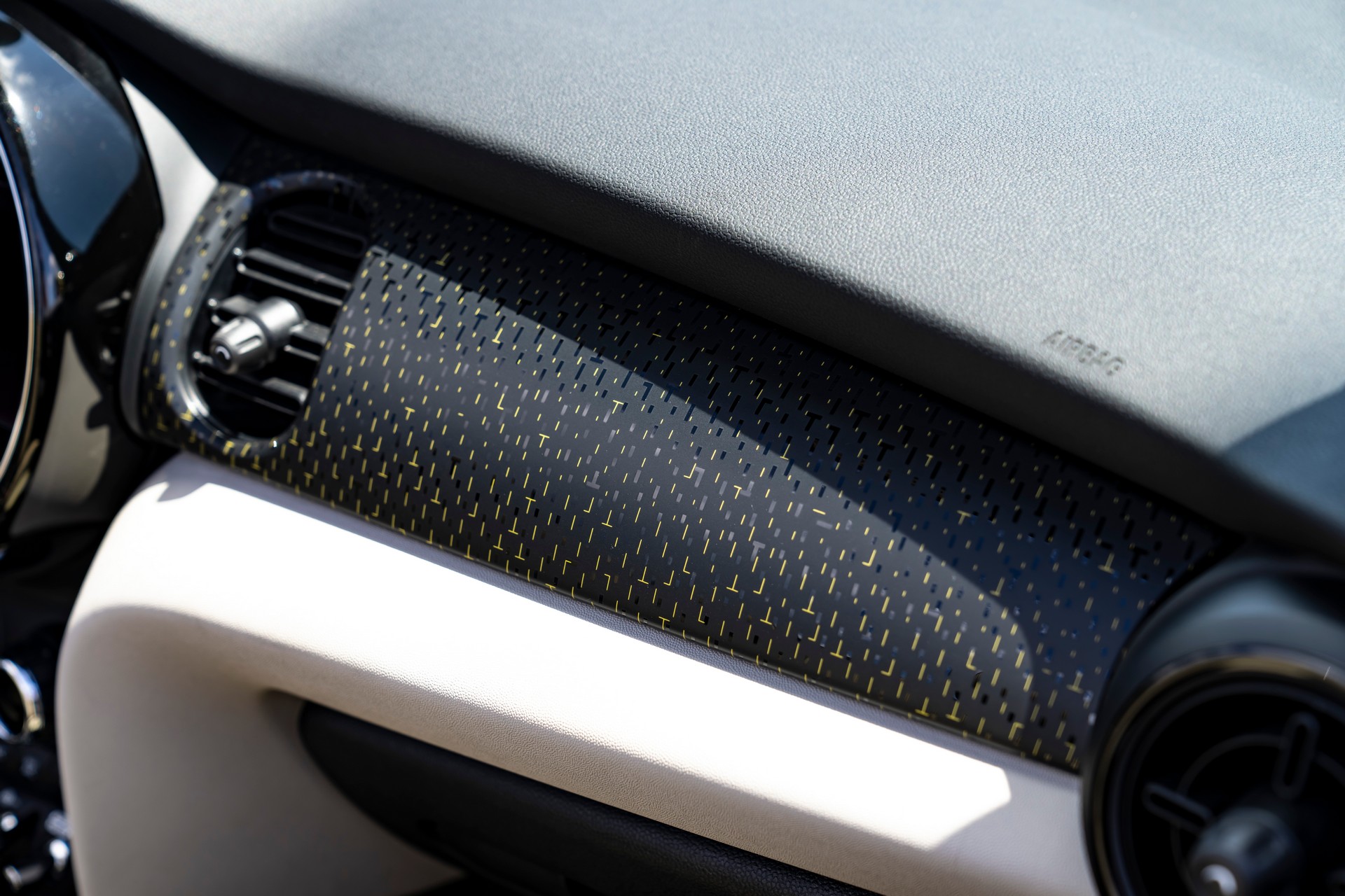 Mini Cooper SE Convertible Is A One-Off EV Built For Enthusiasts