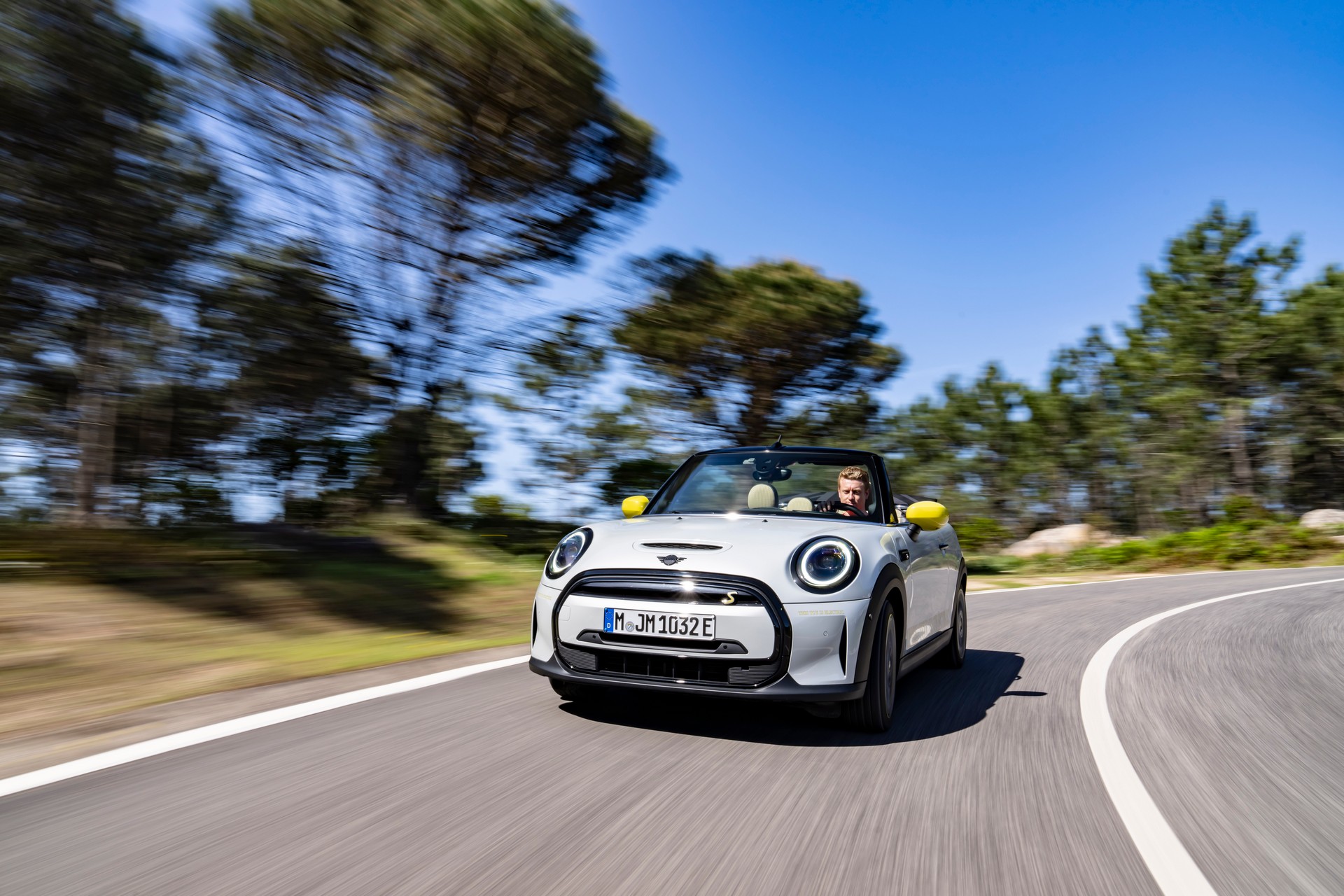 Mini Cooper SE Convertible Is A One-Off EV Built For Enthusiasts