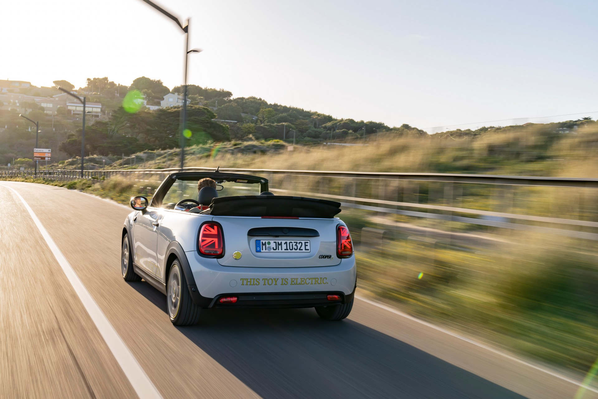 Mini Cooper SE Convertible Is A One-Off EV Built For Enthusiasts
