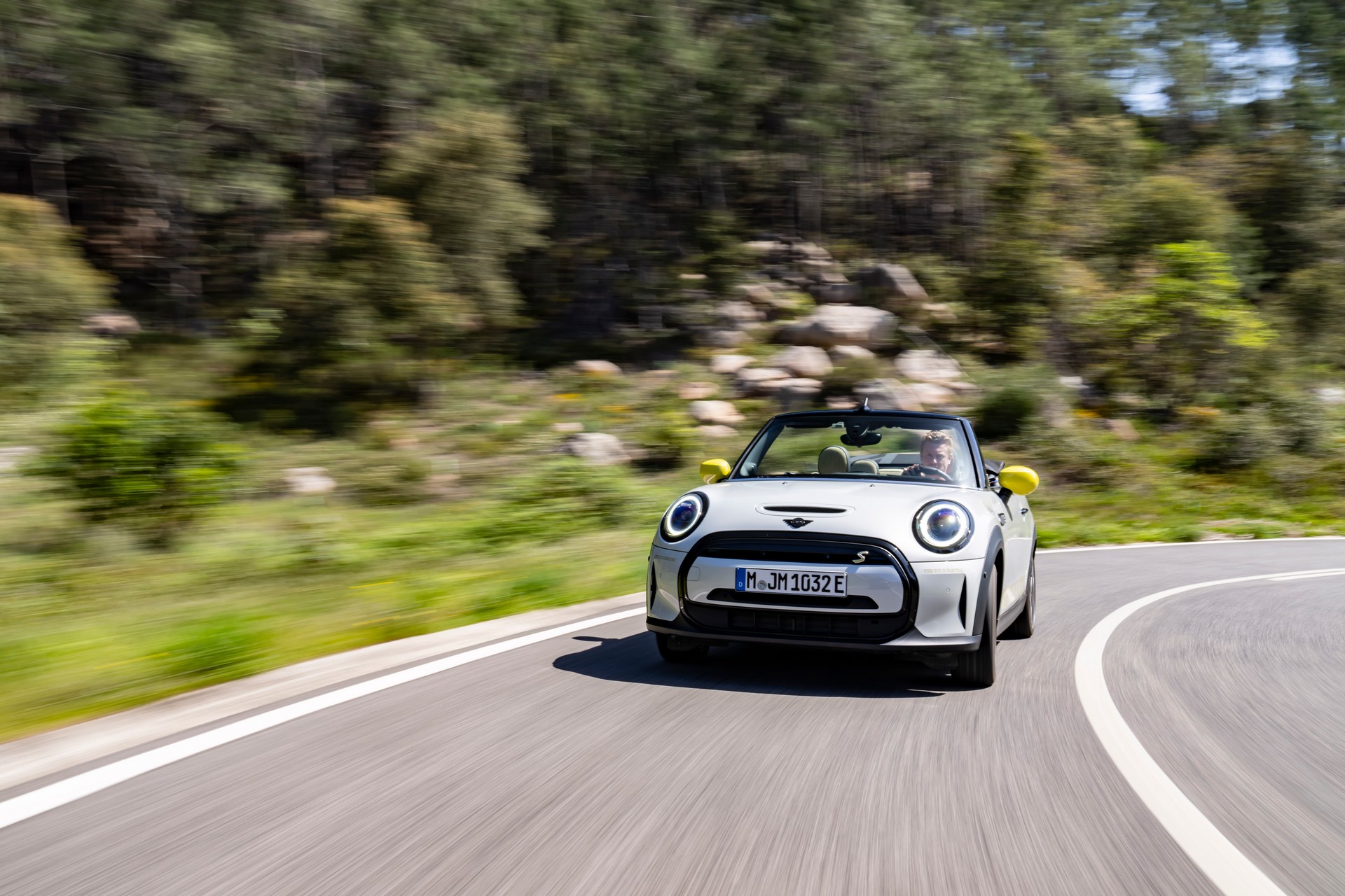 Mini Cooper SE Convertible Is A One-Off EV Built For Enthusiasts