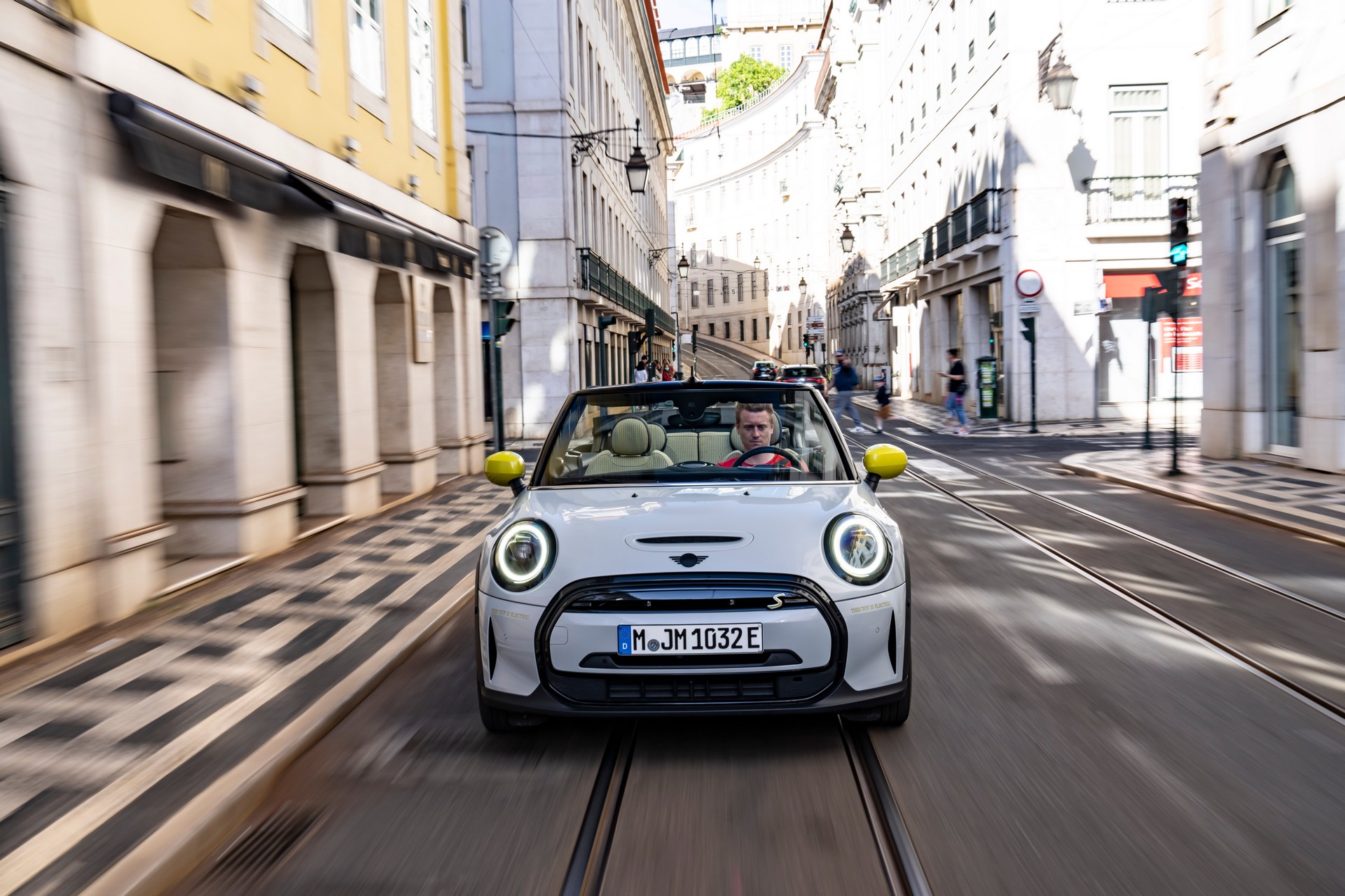 Mini Cooper SE Convertible Is A One-Off EV Built For Enthusiasts