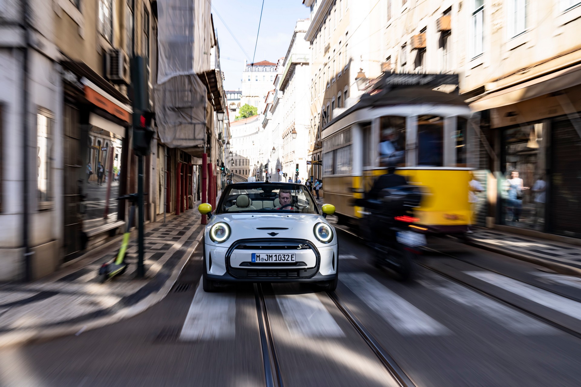 Mini Cooper SE Convertible Is A One-Off EV Built For Enthusiasts