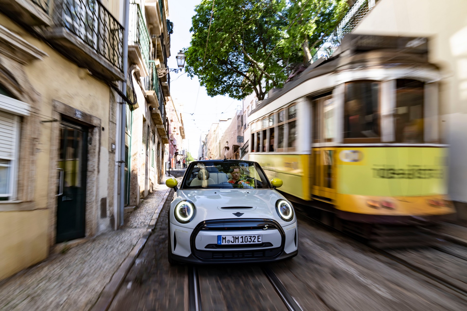 Mini Cooper SE Convertible Is A One-Off EV Built For Enthusiasts