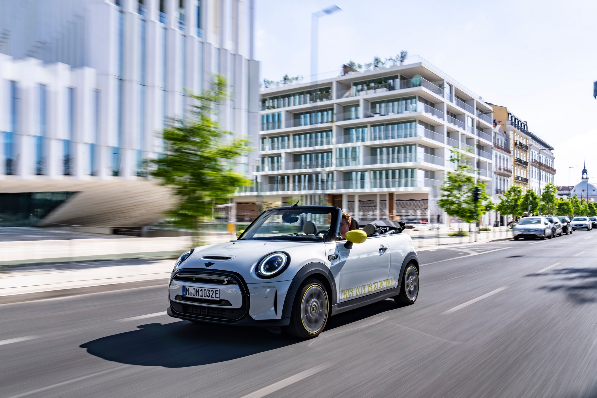 Mini Cooper SE Convertible Is A One-Off EV Built For Enthusiasts