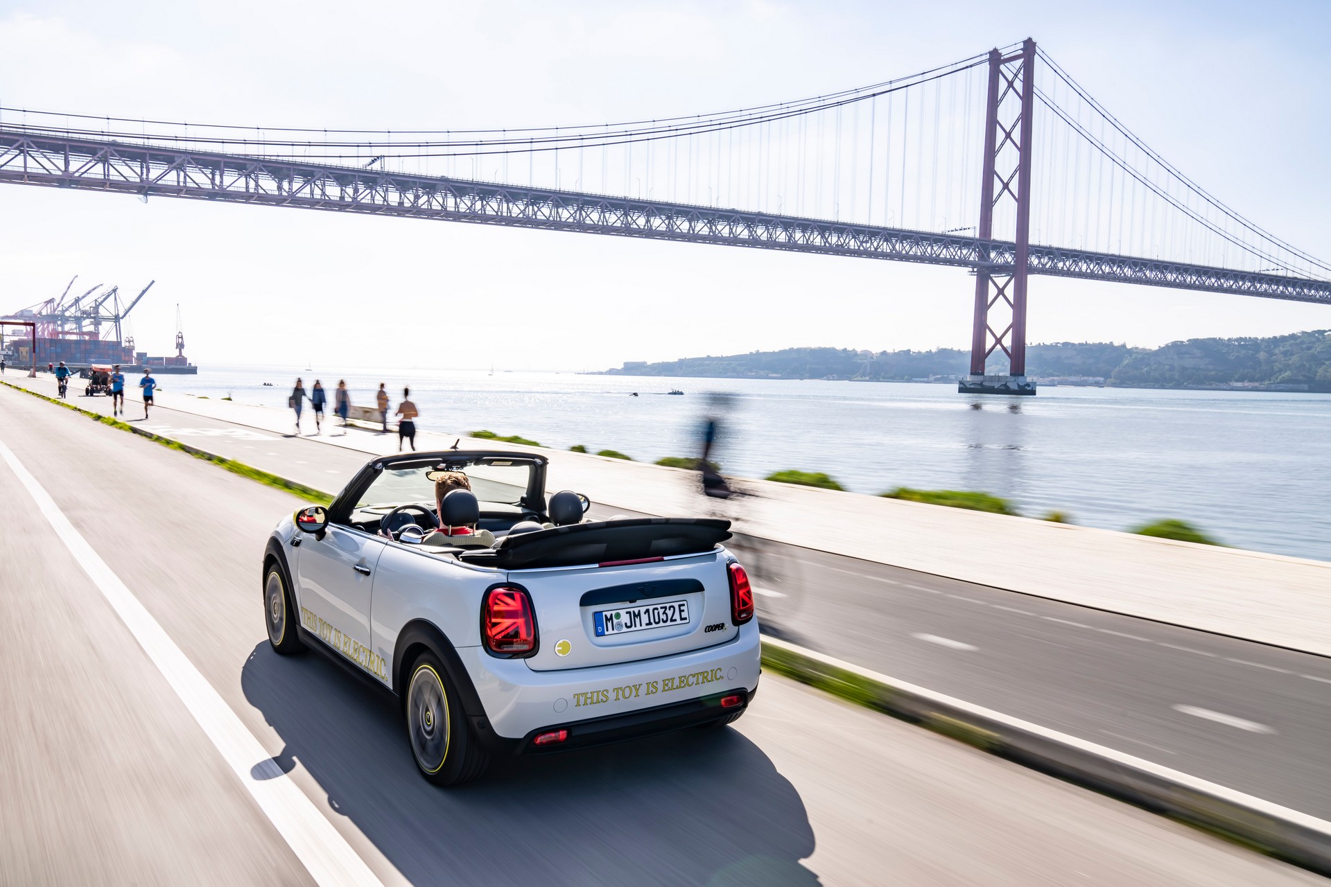 Mini Cooper SE Convertible Is A One-Off EV Built For Enthusiasts