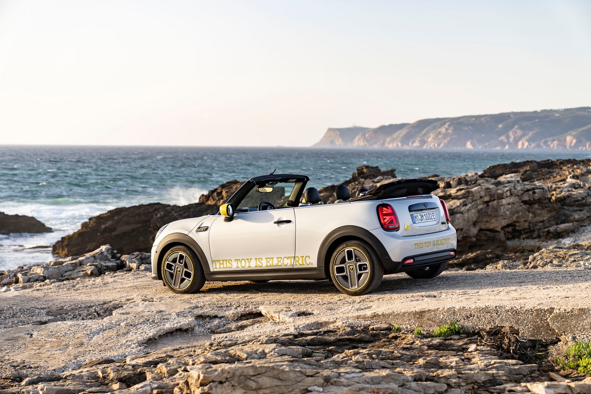 Mini Cooper SE Convertible Is A One-Off EV Built For Enthusiasts