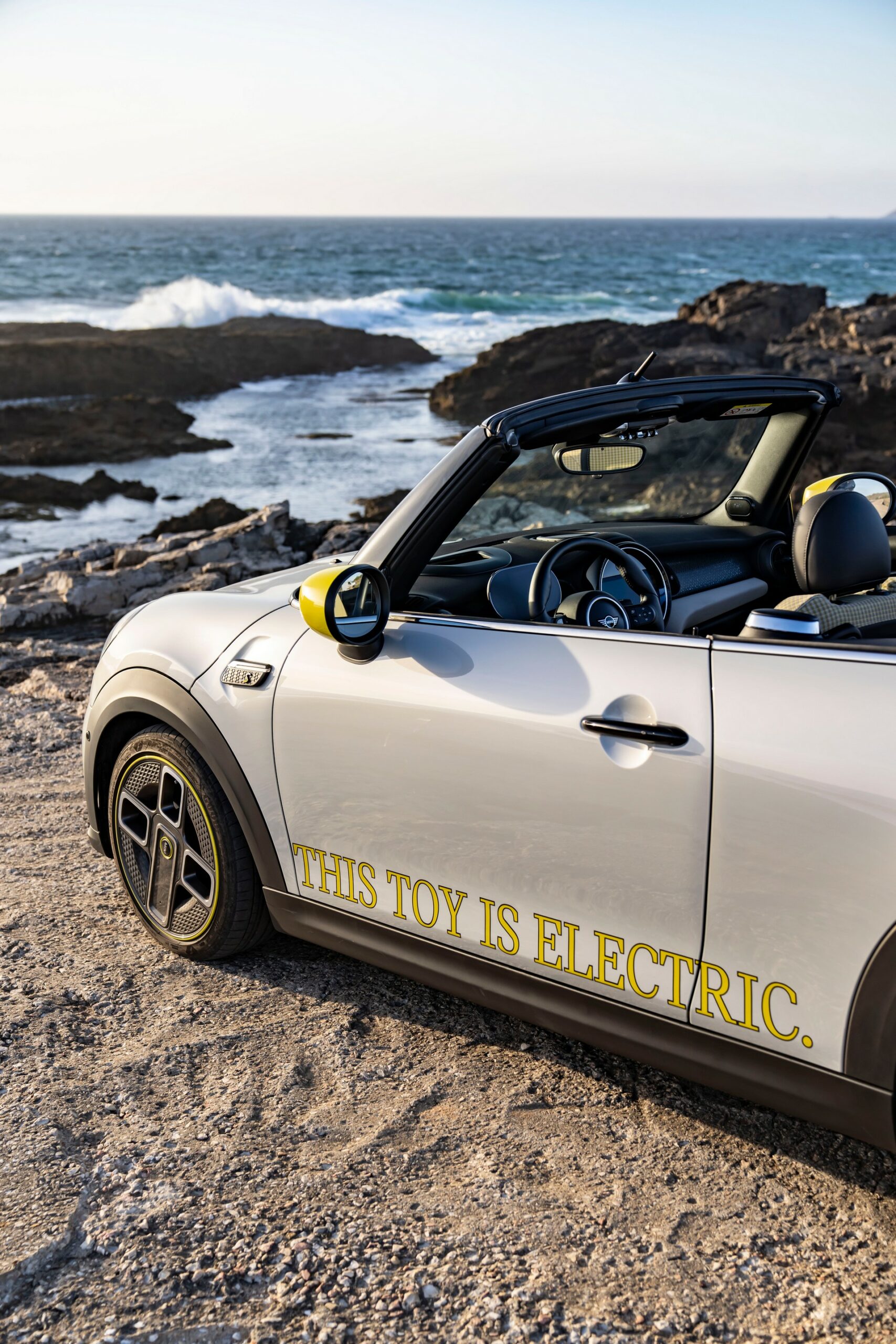 Mini Cooper SE Convertible Is A One-Off EV Built For Enthusiasts