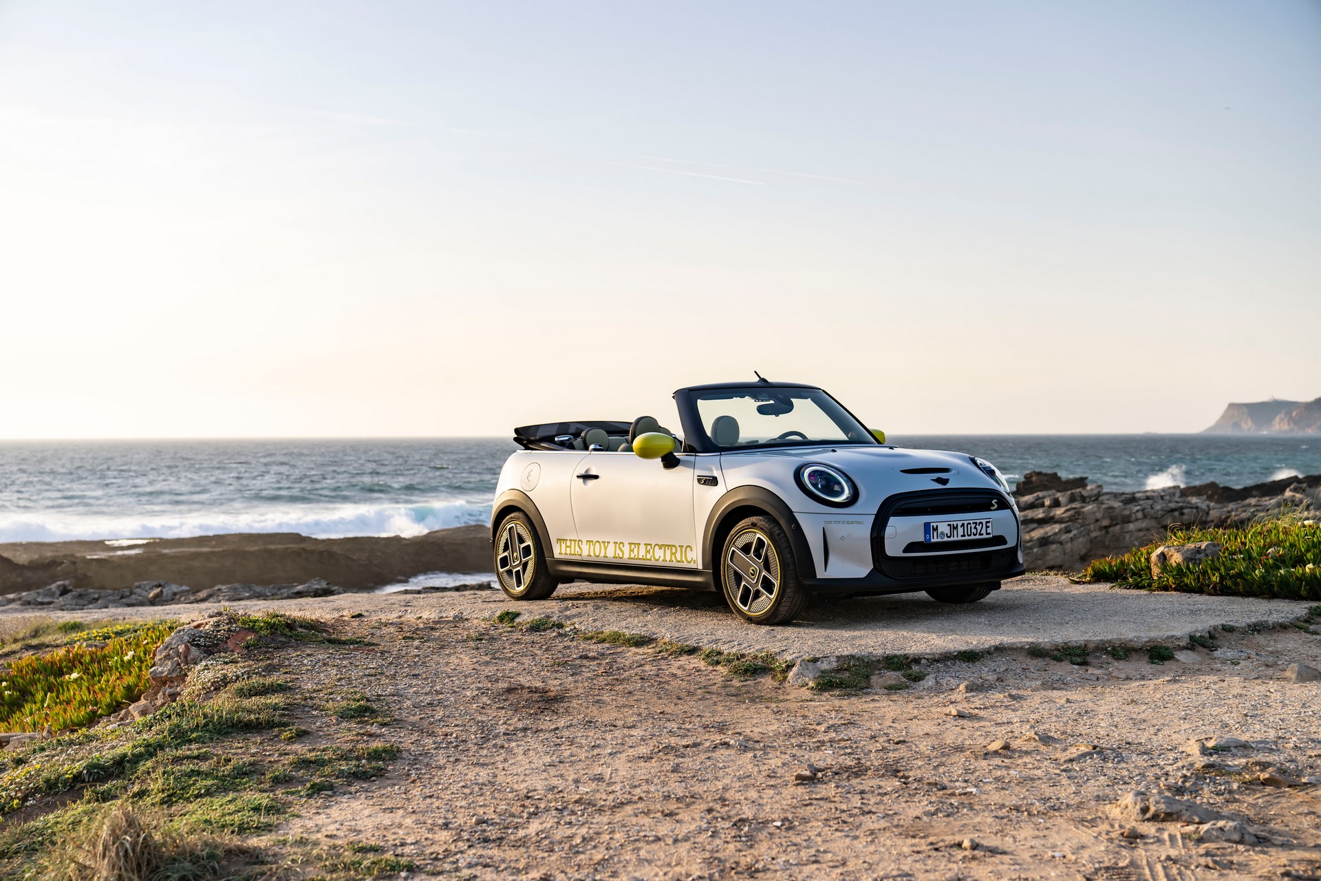 Mini Cooper SE Convertible Is A One-Off EV Built For Enthusiasts